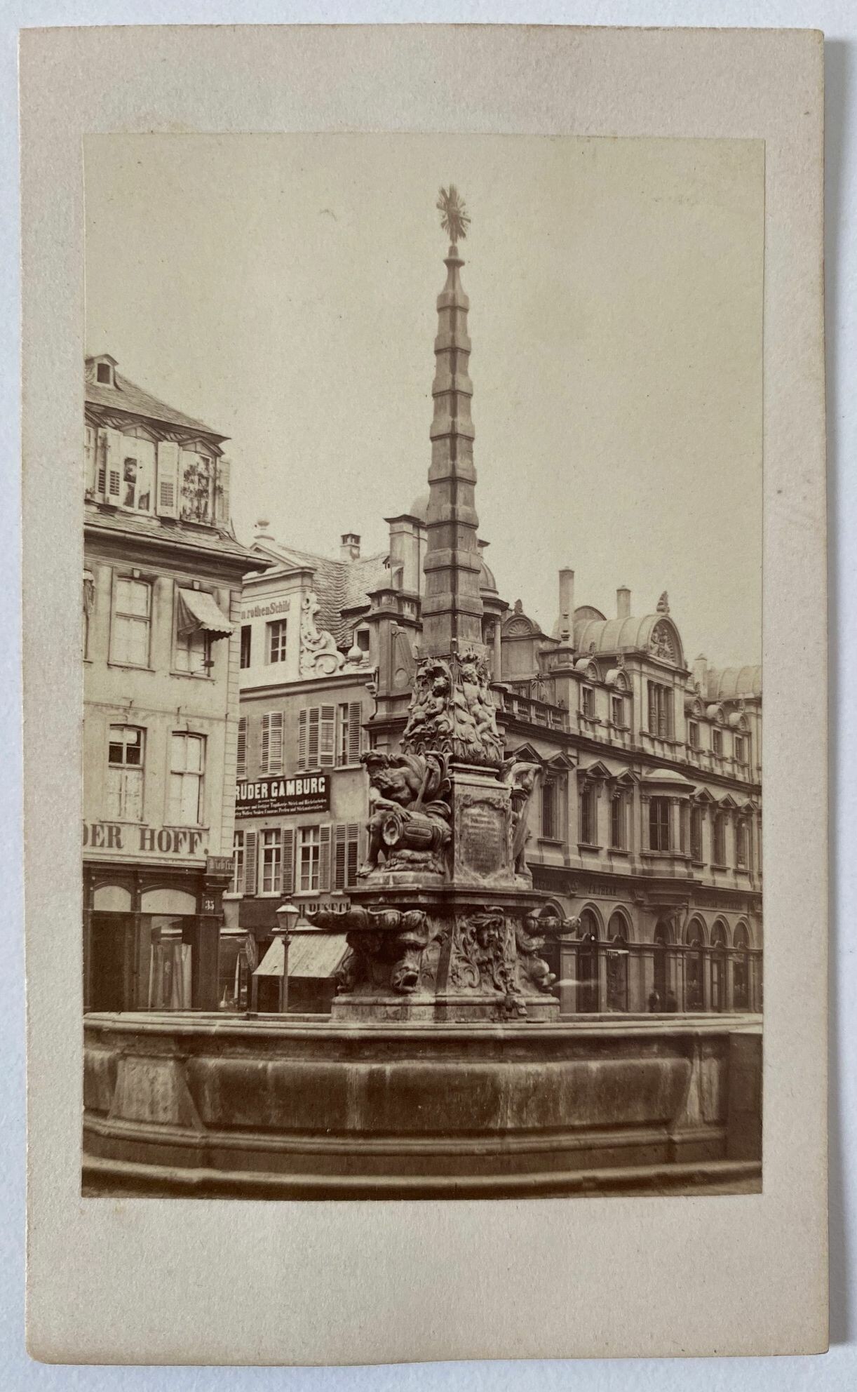 Hippolyte Jouvin, Francfort, Place Liebfrauenberg, ca. 1865 (Taunus-Rhein-Main - Regionalgeschichtliche Sammlung Dr. Stefan Naas CC BY-NC-SA)