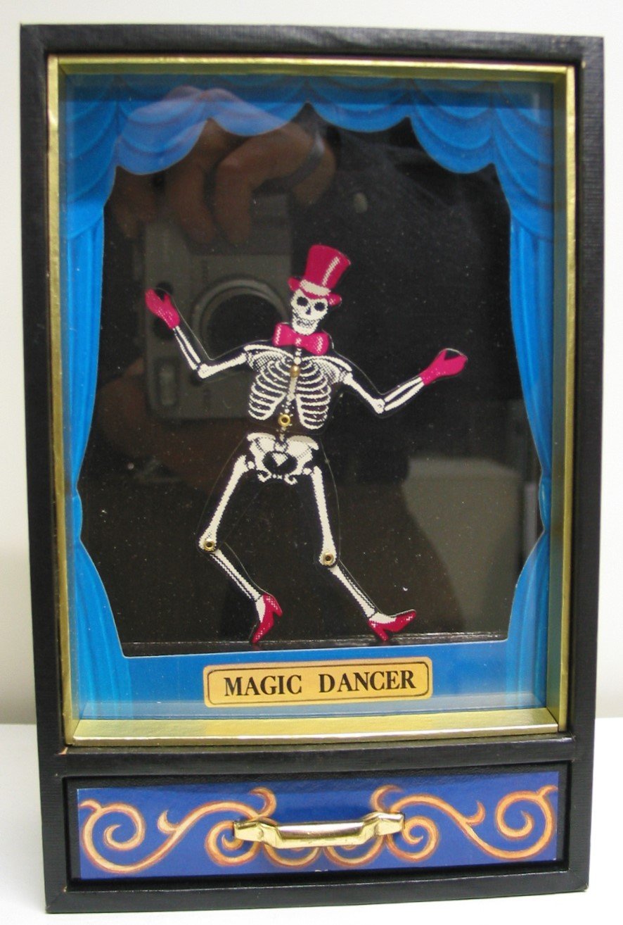 Spieluhr "Magic Dancer" (Museum für Sepulkralkultur CC0)