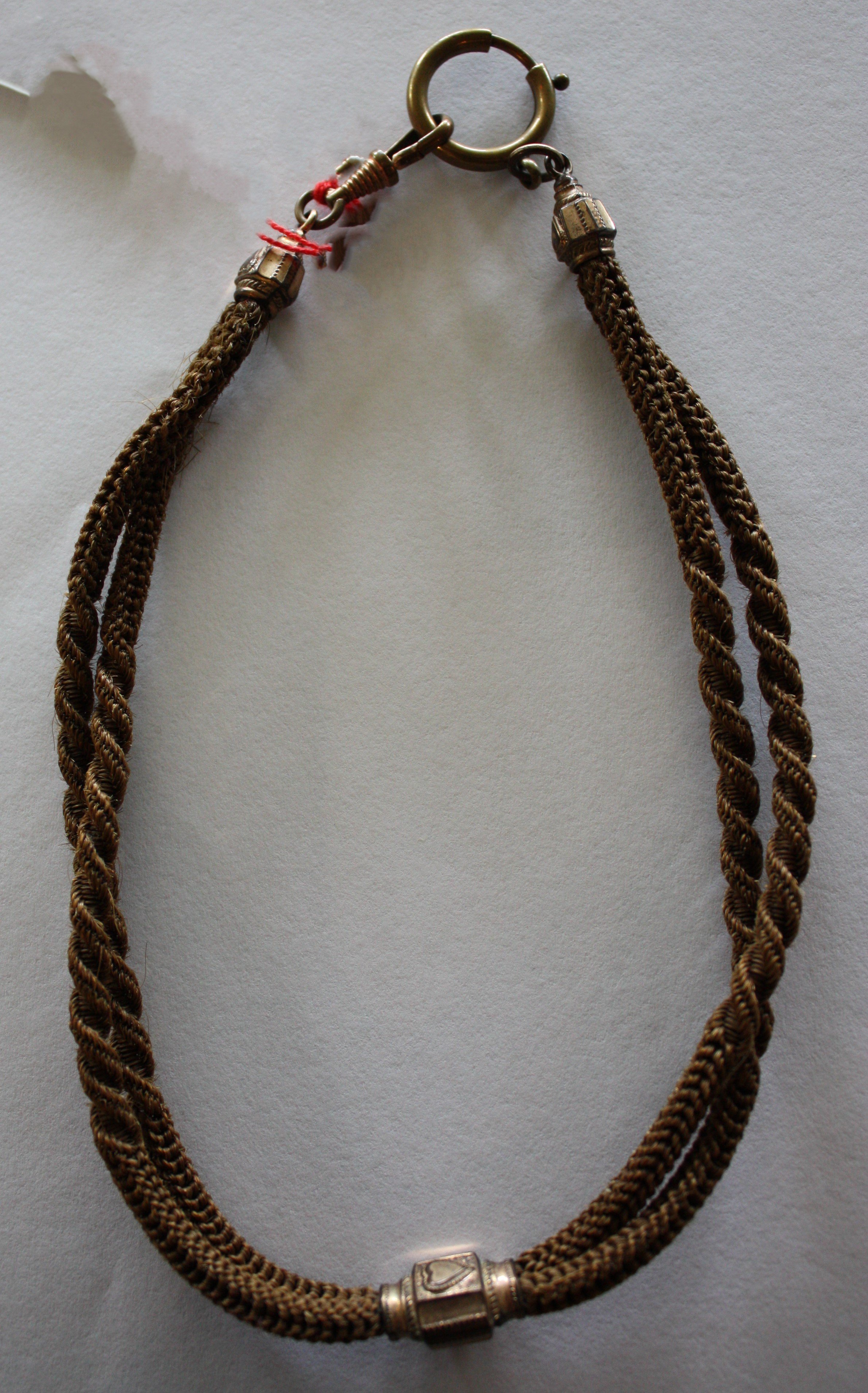 Kette aus Haar (Museum für Sepulkralkultur CC0)