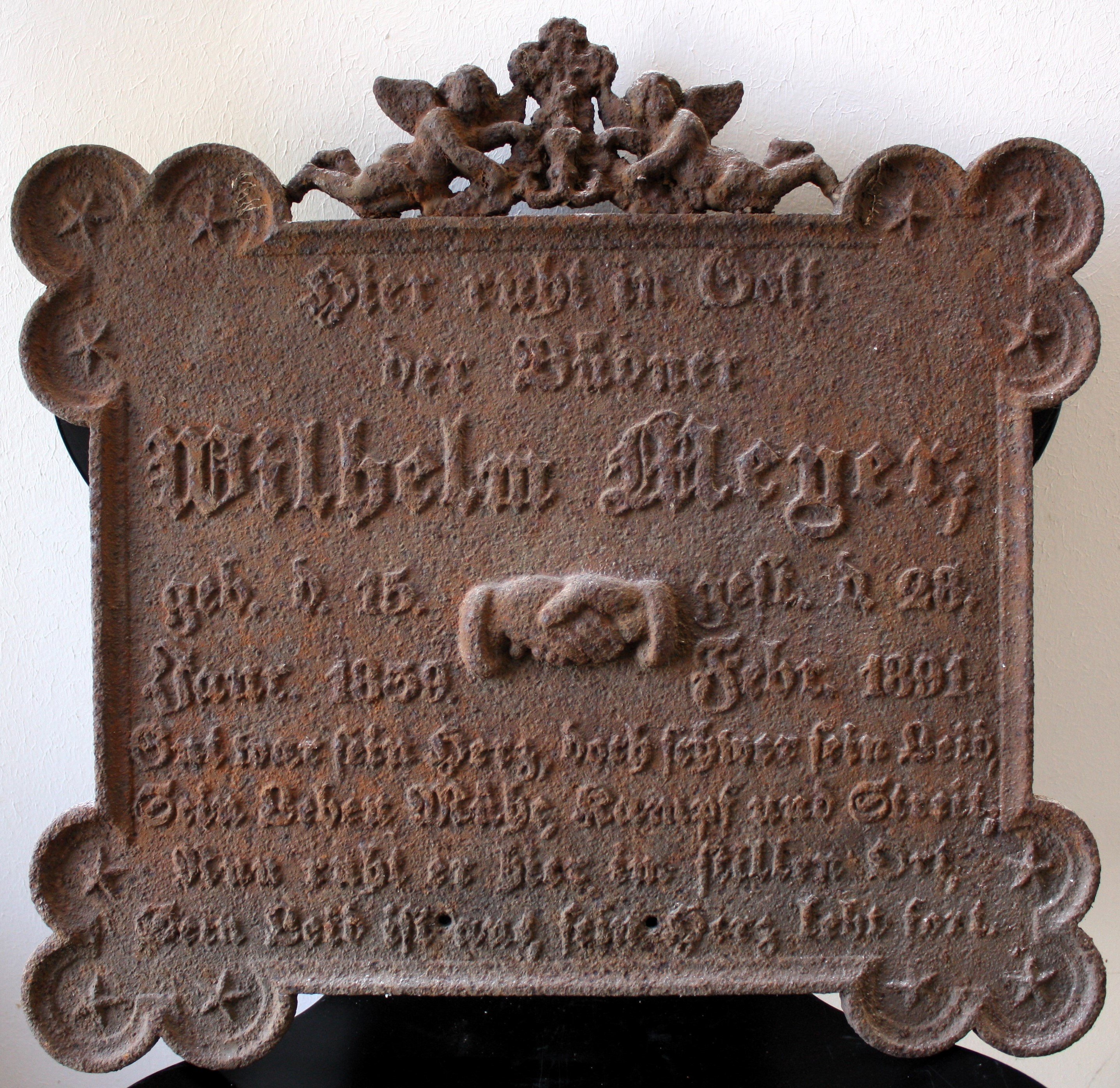 Grabschild für Wilhelm Meyer (Museum für Sepulkralkultur CC0)