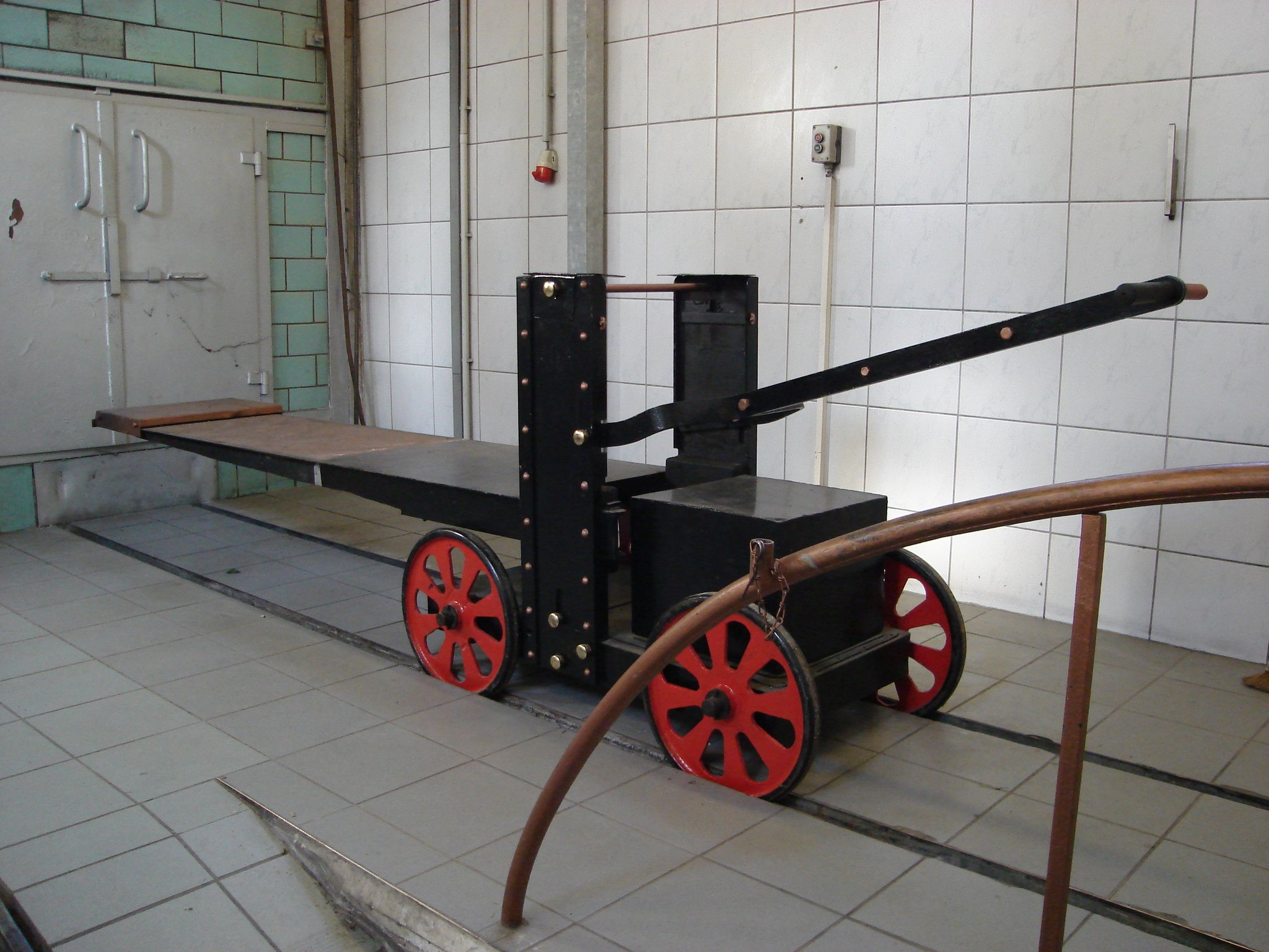 Einfuhrwagen (für Krematoriumsofen) (Museum für Sepulkralkultur CC0)