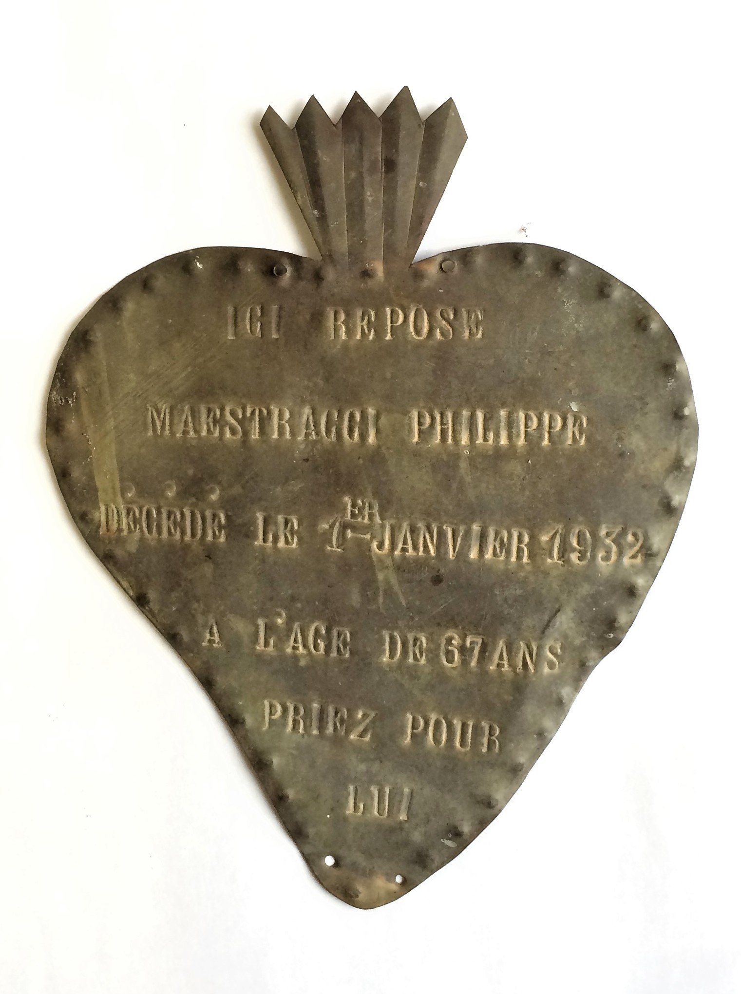 Grabschild "Maestracci Philippe" († 1932) (Museum für Sepulkralkultur CC BY)