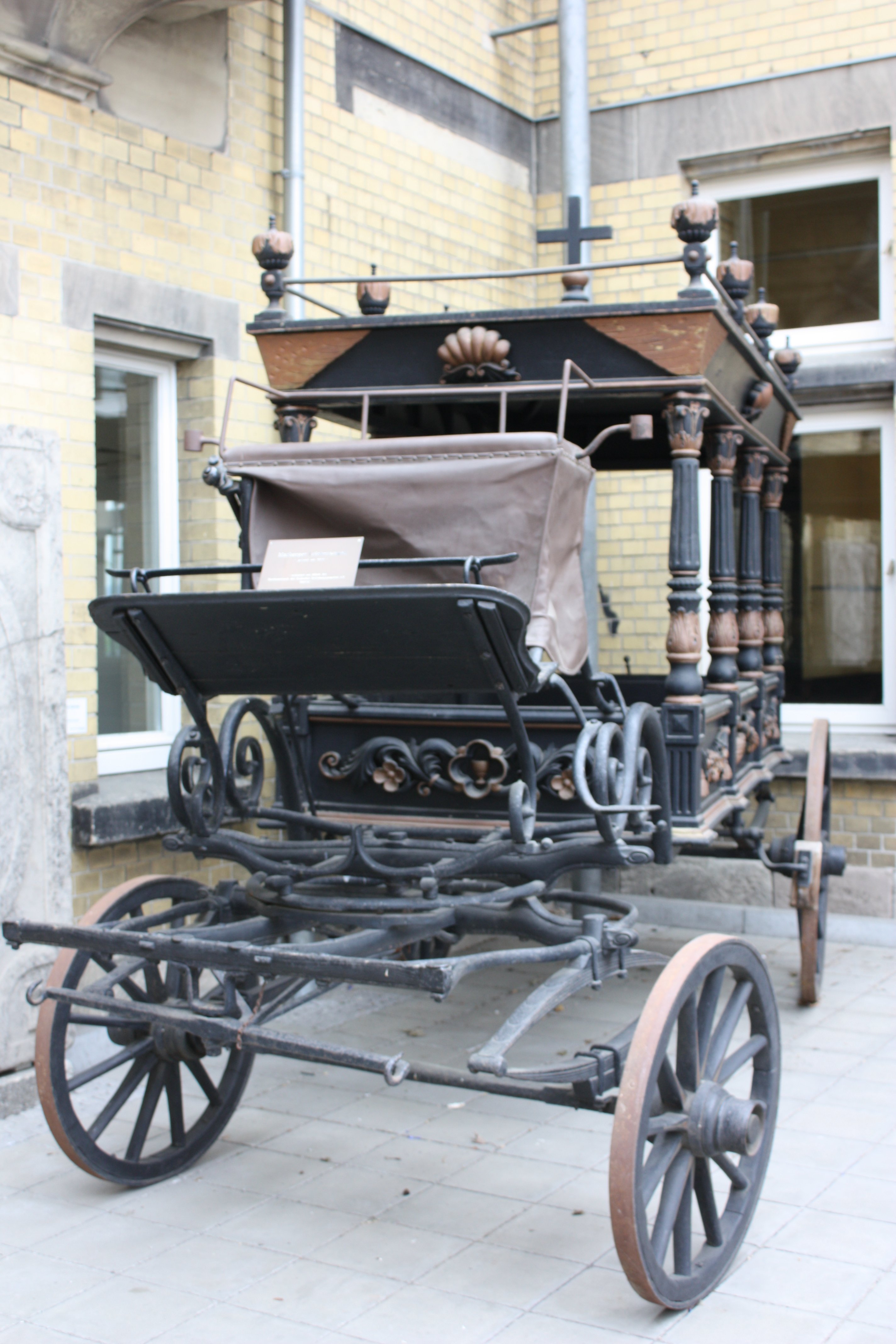 Leichenkutsche ("Marburger Leichenwagen") (Museum für Sepulkralkultur CC BY)