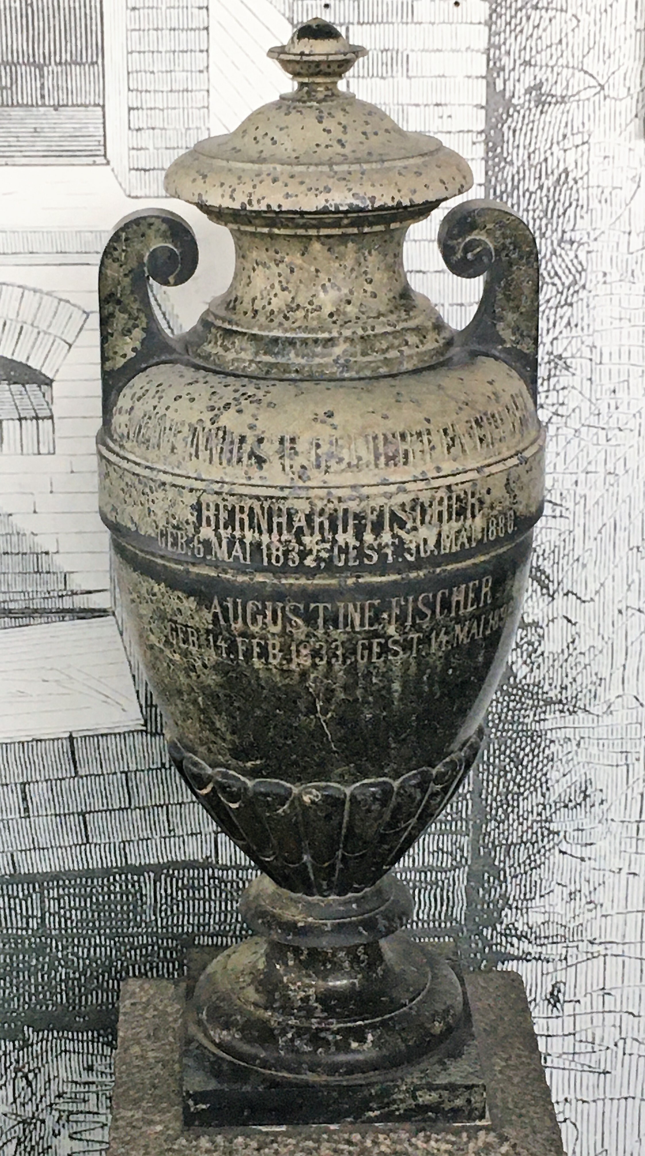 Urnengrabmal "Fischer" (Museum für Sepulkralkultur CC BY-NC-SA)