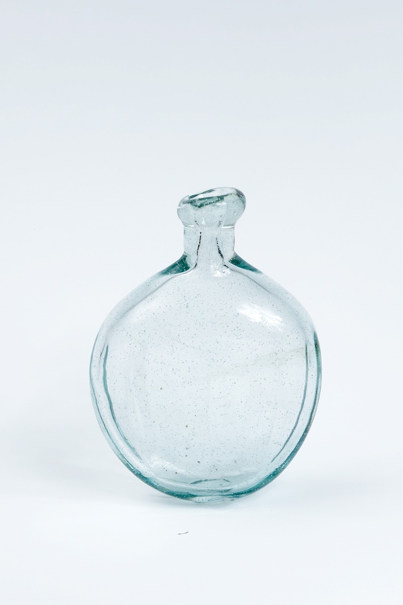 Pálinkás üveg (Óbányai Német nemzetiségi tájház CC BY-NC-SA)