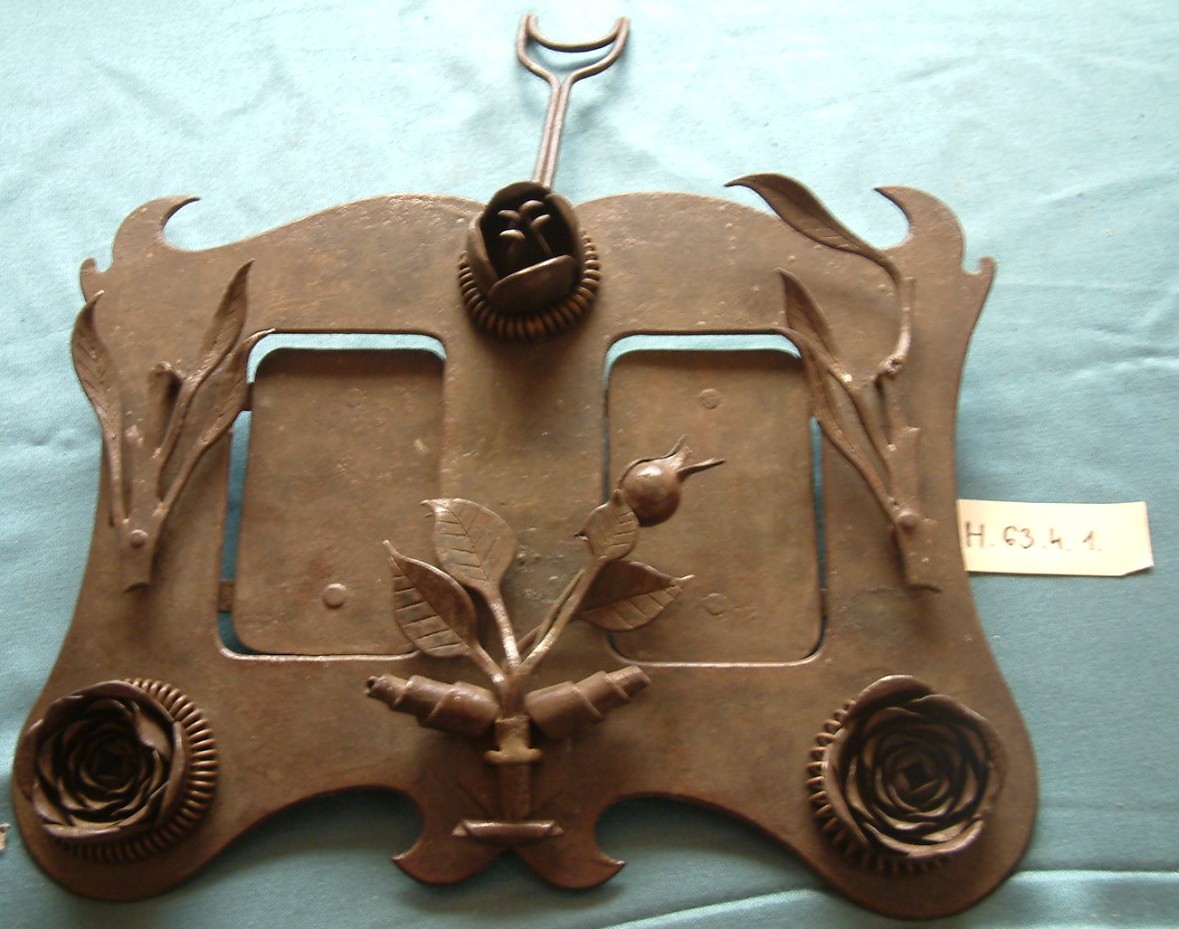 Kettős fém keret, kép, fénykép számára (Erkel Ferenc Múzeum CC BY-NC-SA)