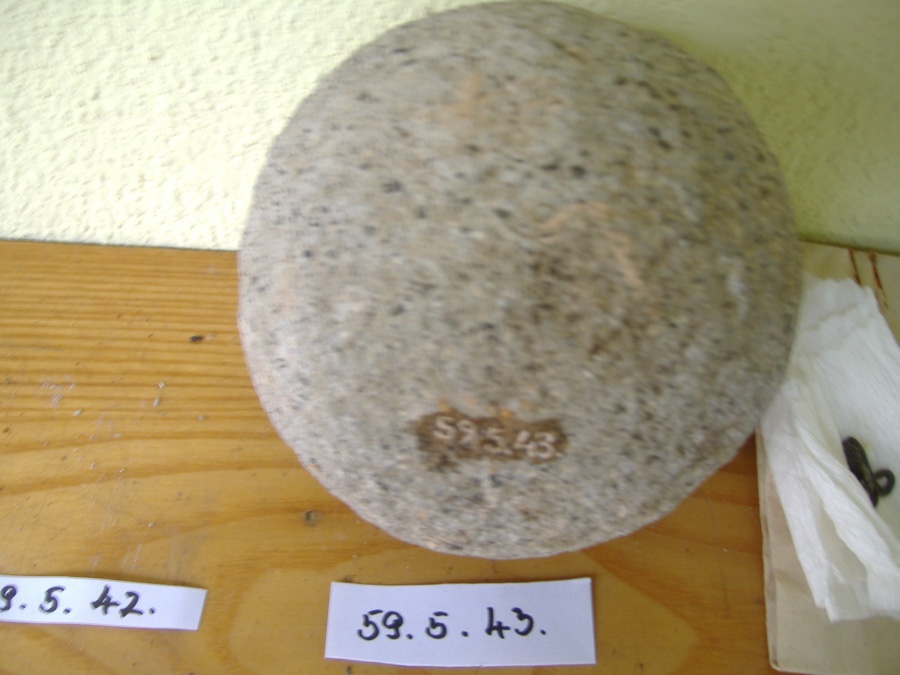 Kőgolyó (Erkel Ferenc Múzeum, Gyula CC BY-NC-SA)