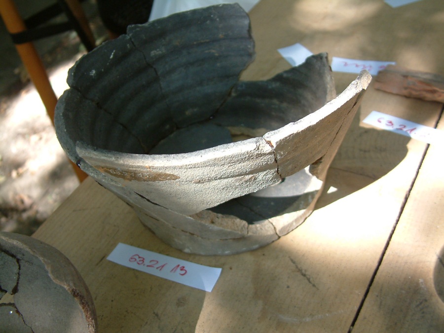 Fazék fenék-és faltöredéke (Erkel Ferenc Múzeum, Gyula CC BY-NC-SA)