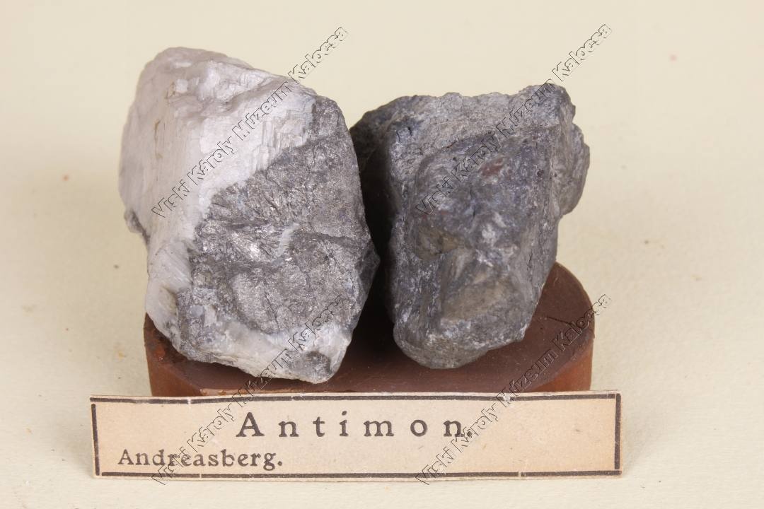 antimon (Viski Károly Múzeum Kalocsa RR-F)