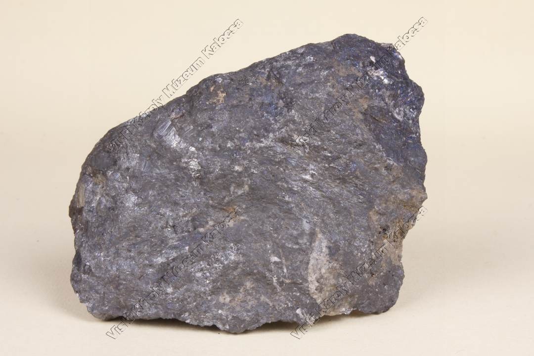 antimonit (Viski Károly Múzeum Kalocsa RR-F)