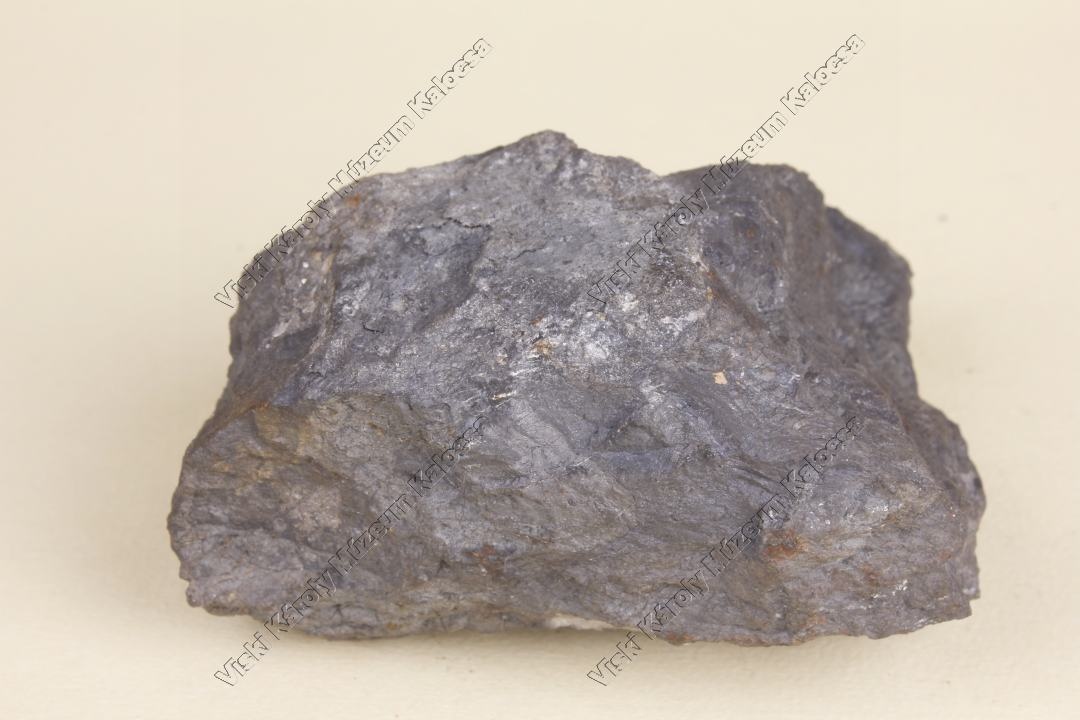 kloantit (Viski Károly Múzeum Kalocsa RR-F)