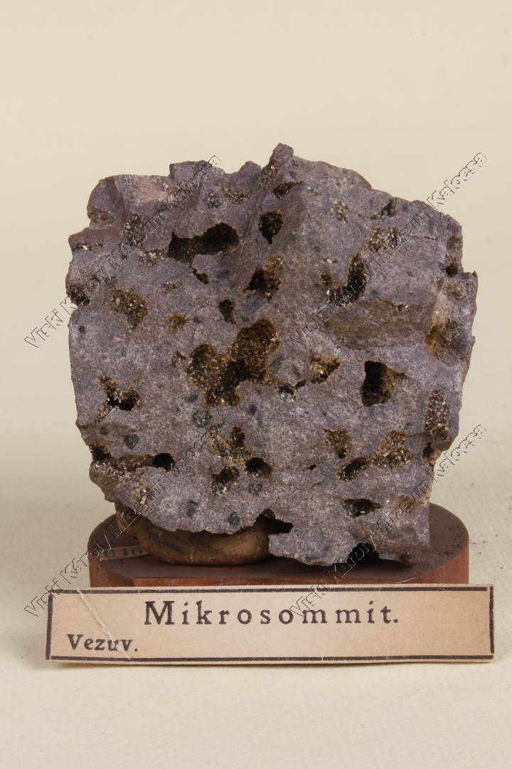 mikrosommit (Viski Károly Múzeum Kalocsa RR-F)