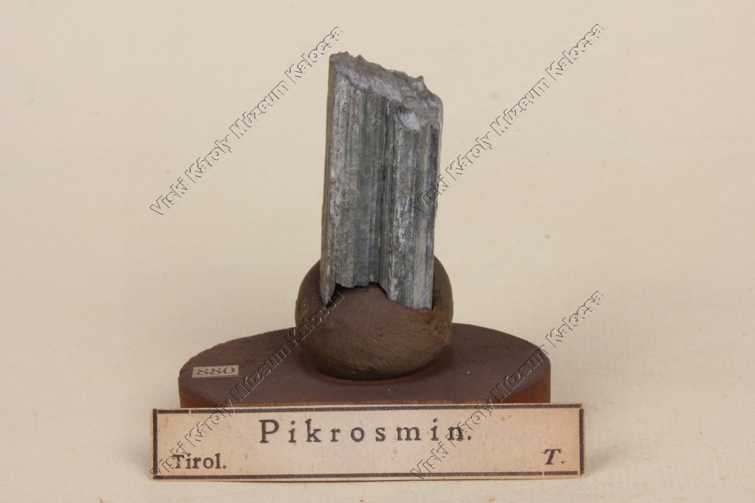 pikrosmin (Viski Károly Múzeum Kalocsa RR-F)
