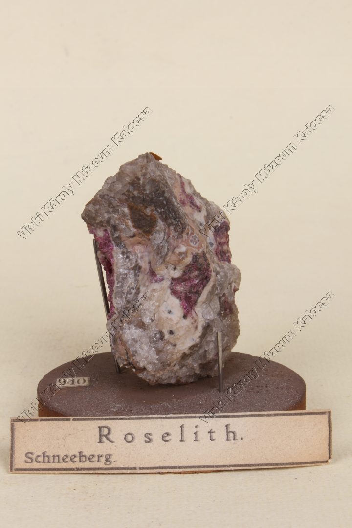 roselit (Viski Károly Múzeum Kalocsa RR-F)