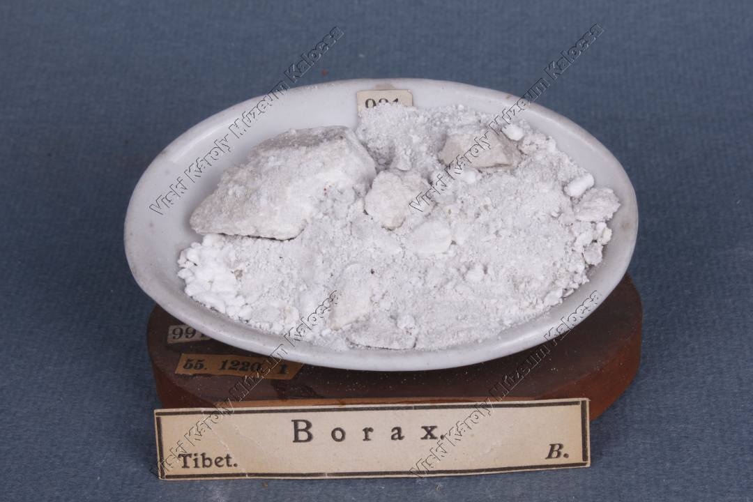 borax (Viski Károly Múzeum Kalocsa RR-F)