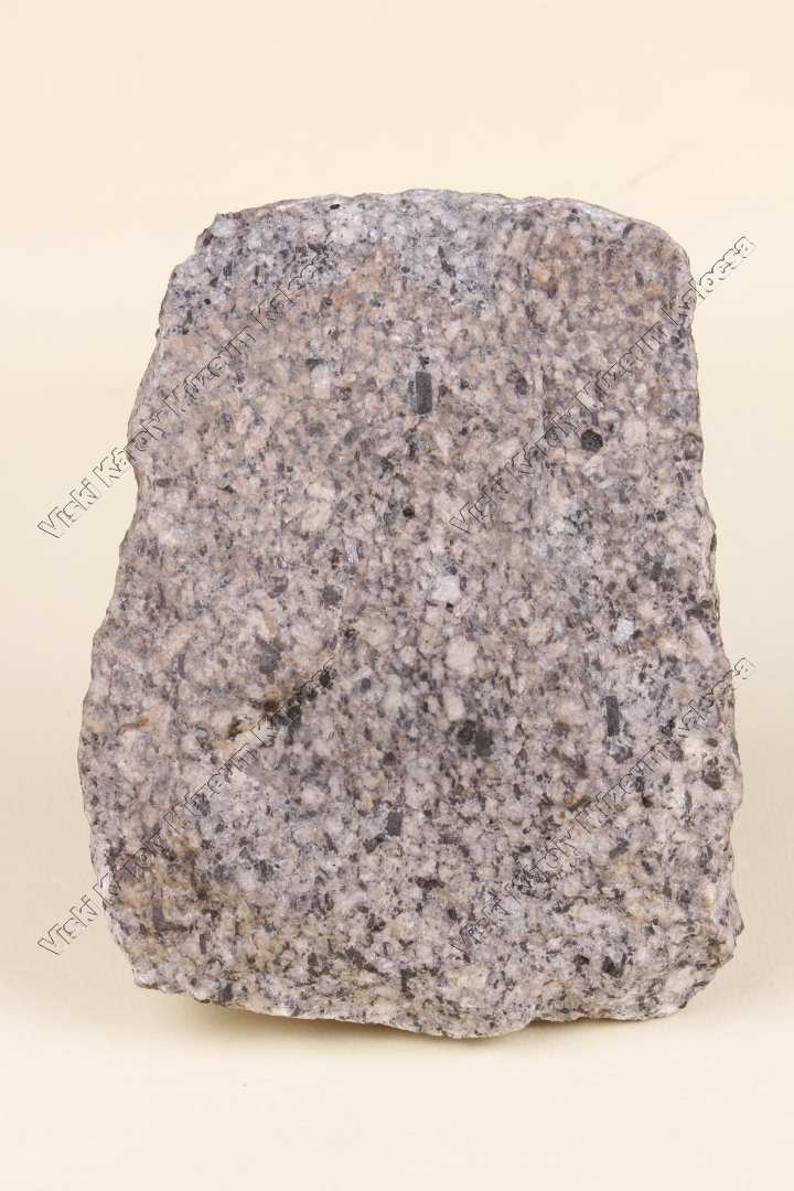 szienit (granodiorit) (Viski Károly Múzeum Kalocsa RR-F)