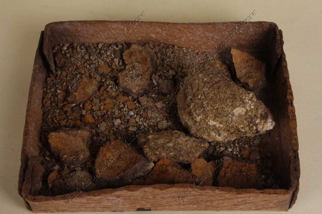 limonit gumók (Viski Károly Múzeum Kalocsa RR-F)