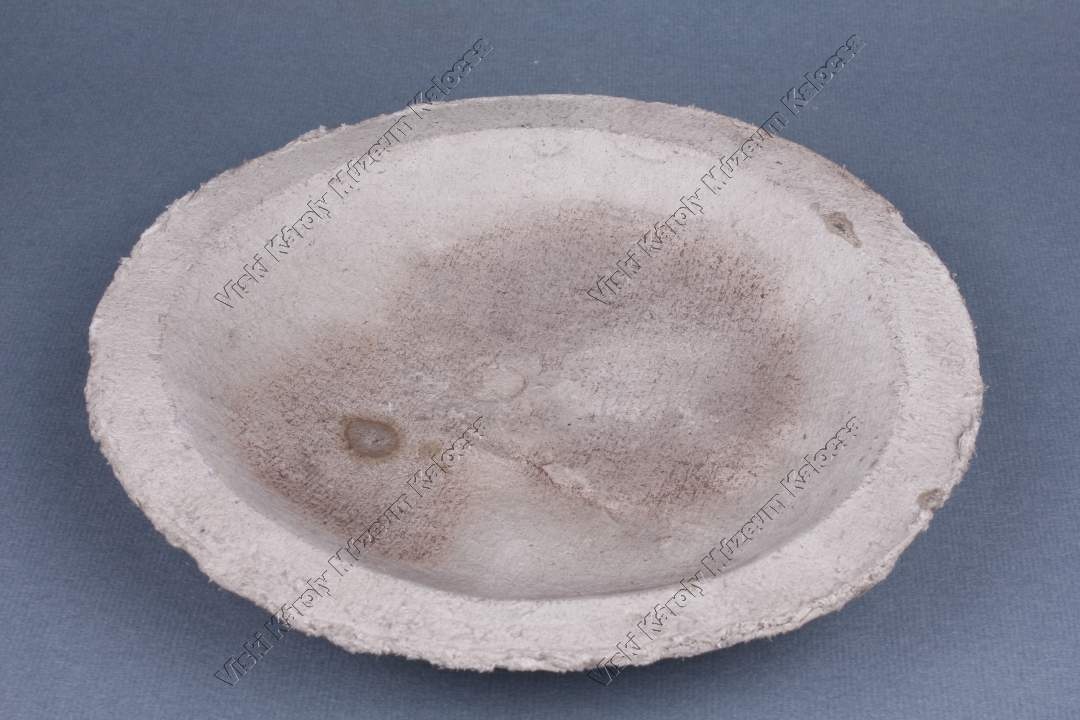 tányér (Viski Károly Múzeum Kalocsa RR-F)