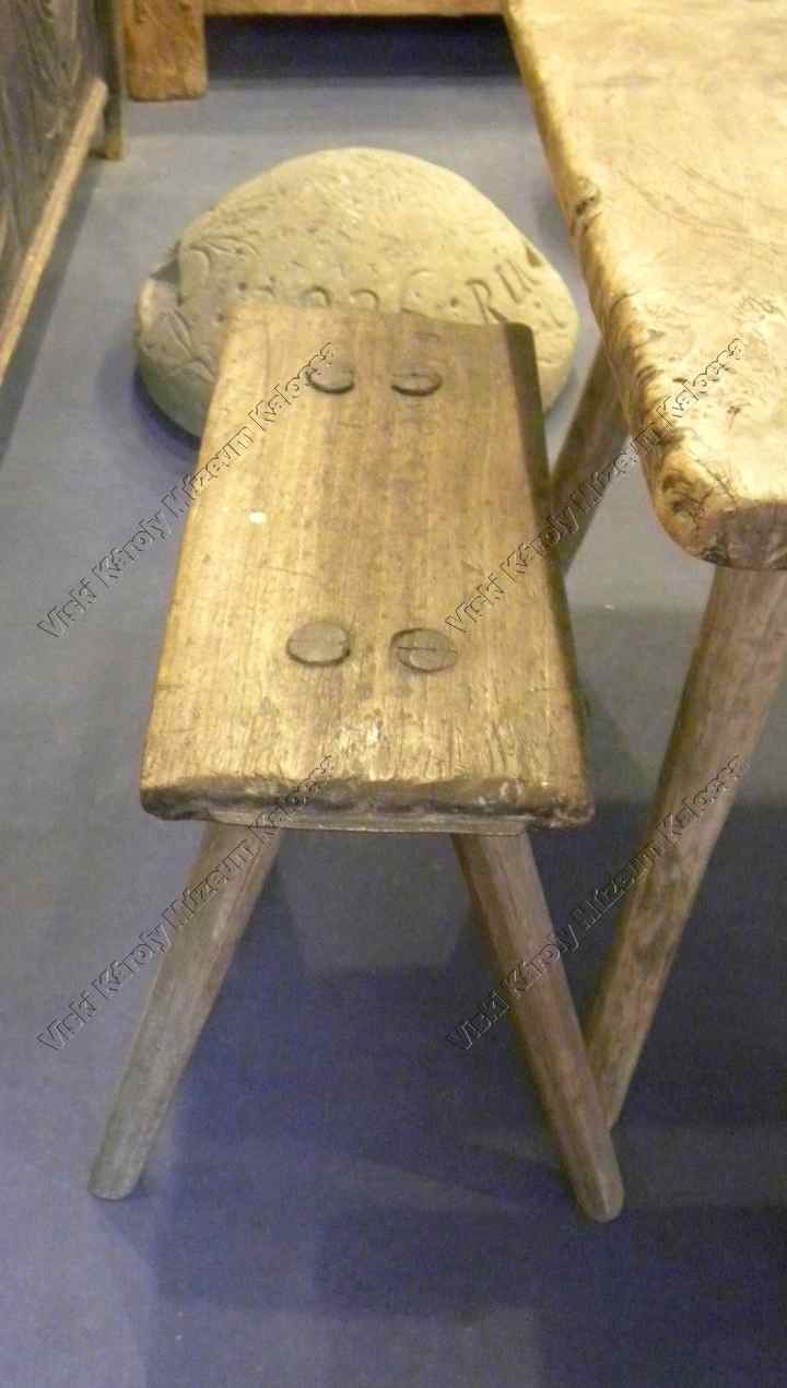 Kis szék (Viski Károly Múzeum Kalocsa RR-F)