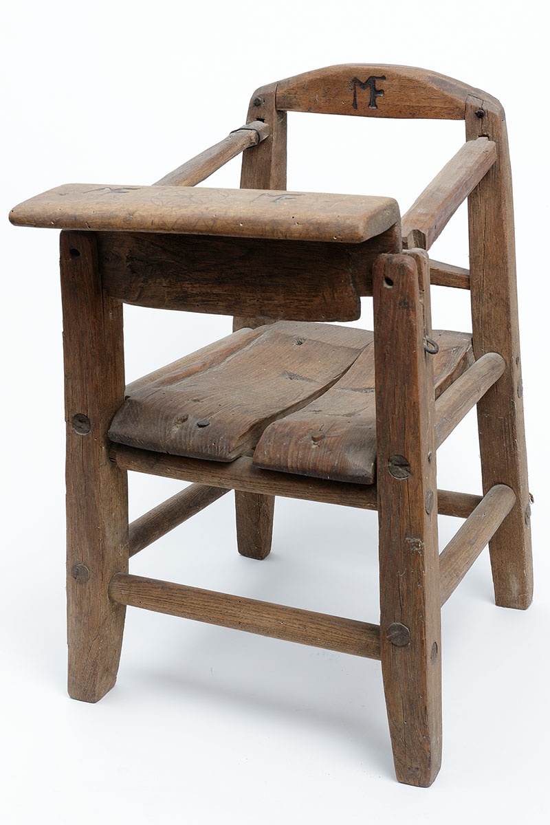 Gyermek szék - Ülőke (Tájház és Helytörténeti Gyűjtemény, Harta CC BY-NC-SA)