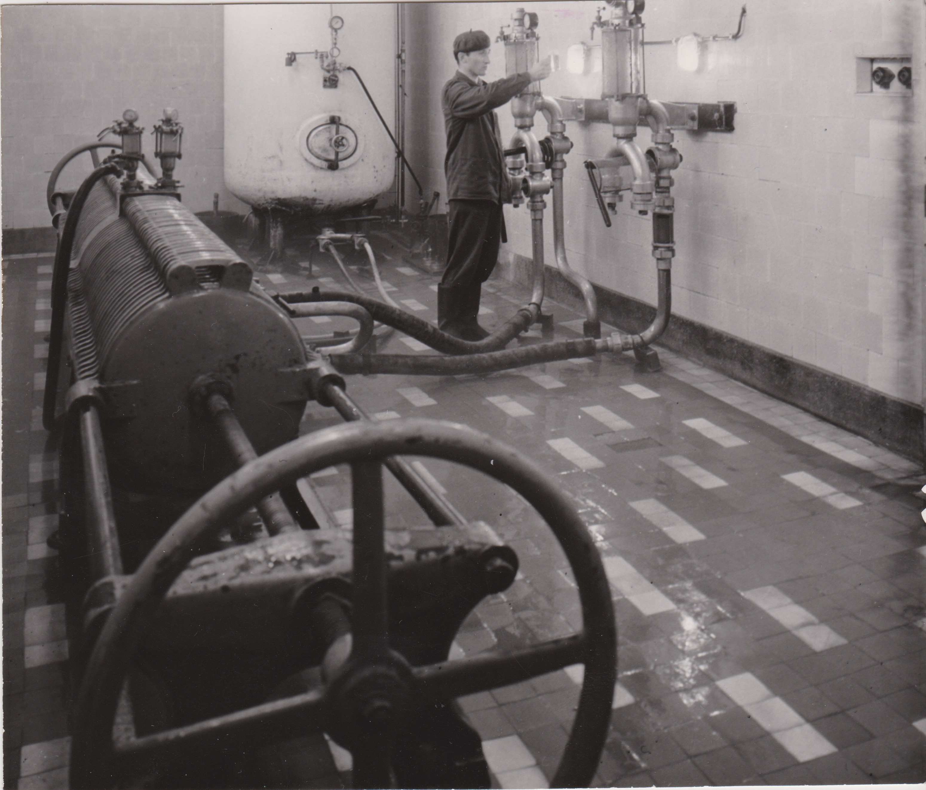 Soproni Sörgyár - új sörszűrő berendezés (Dreher Sörgyárak - Dreher Sörmúzeum CC BY-NC-SA)