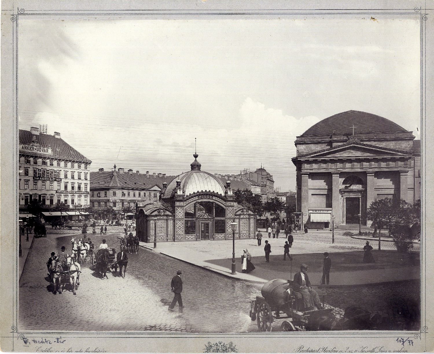 Deák tér, utcakép. Eredeti fénykép pozitív. (Budapesti Történeti Múzeum CC BY-NC-SA)