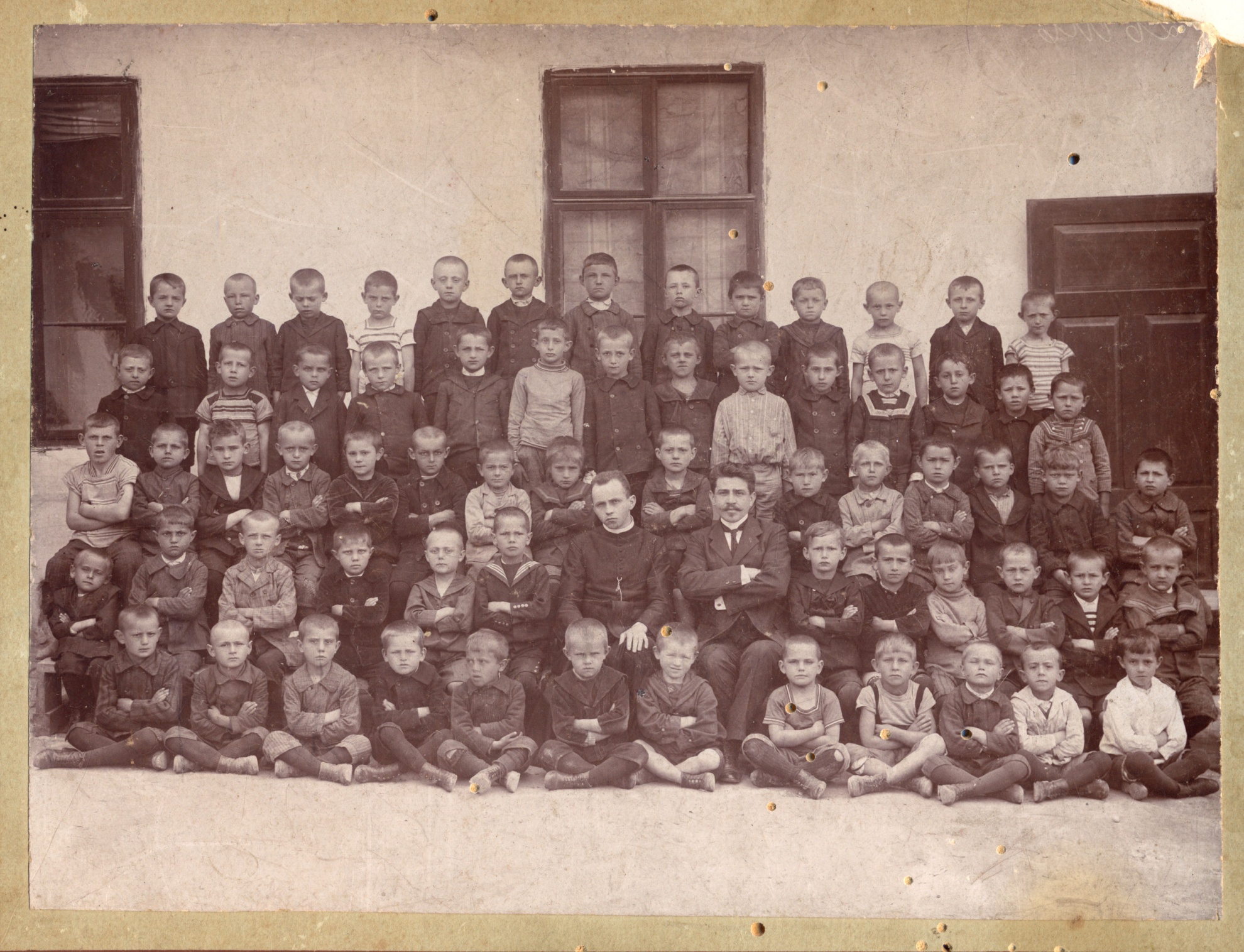 Osztálykép az Árpád utcai iskolából 1910-b&#337;l (Szik Anna CC BY-NC-SA)