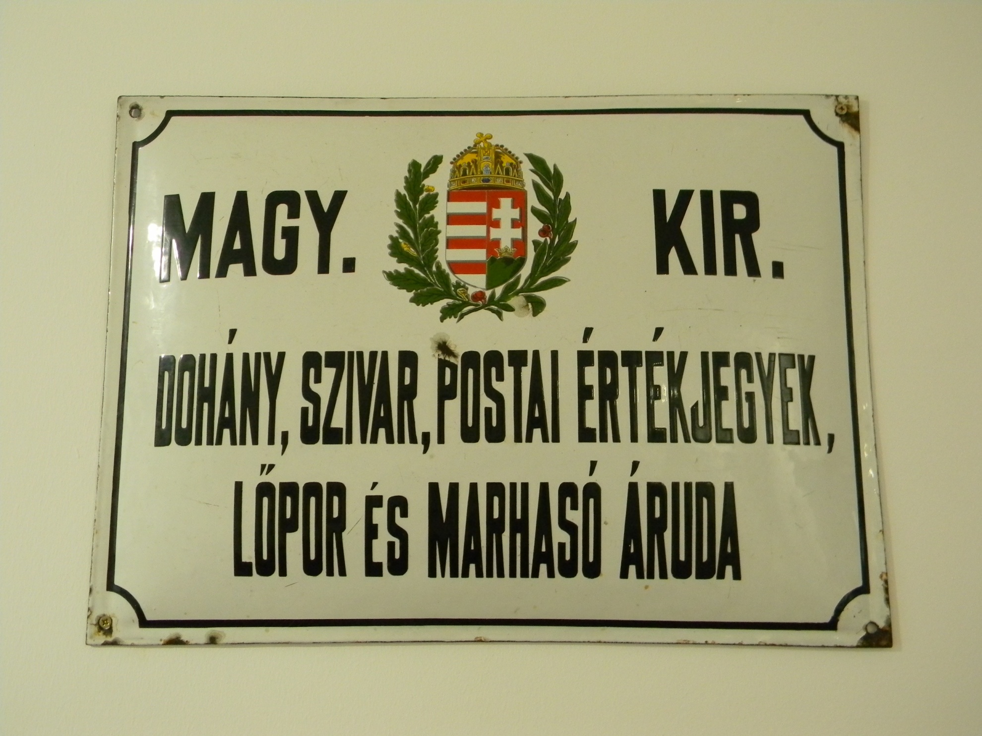 Dohány trafik üzleti táblája (Magyar Kereskedelmi és Vendéglátóipari Múzeum CC BY-NC-SA)
