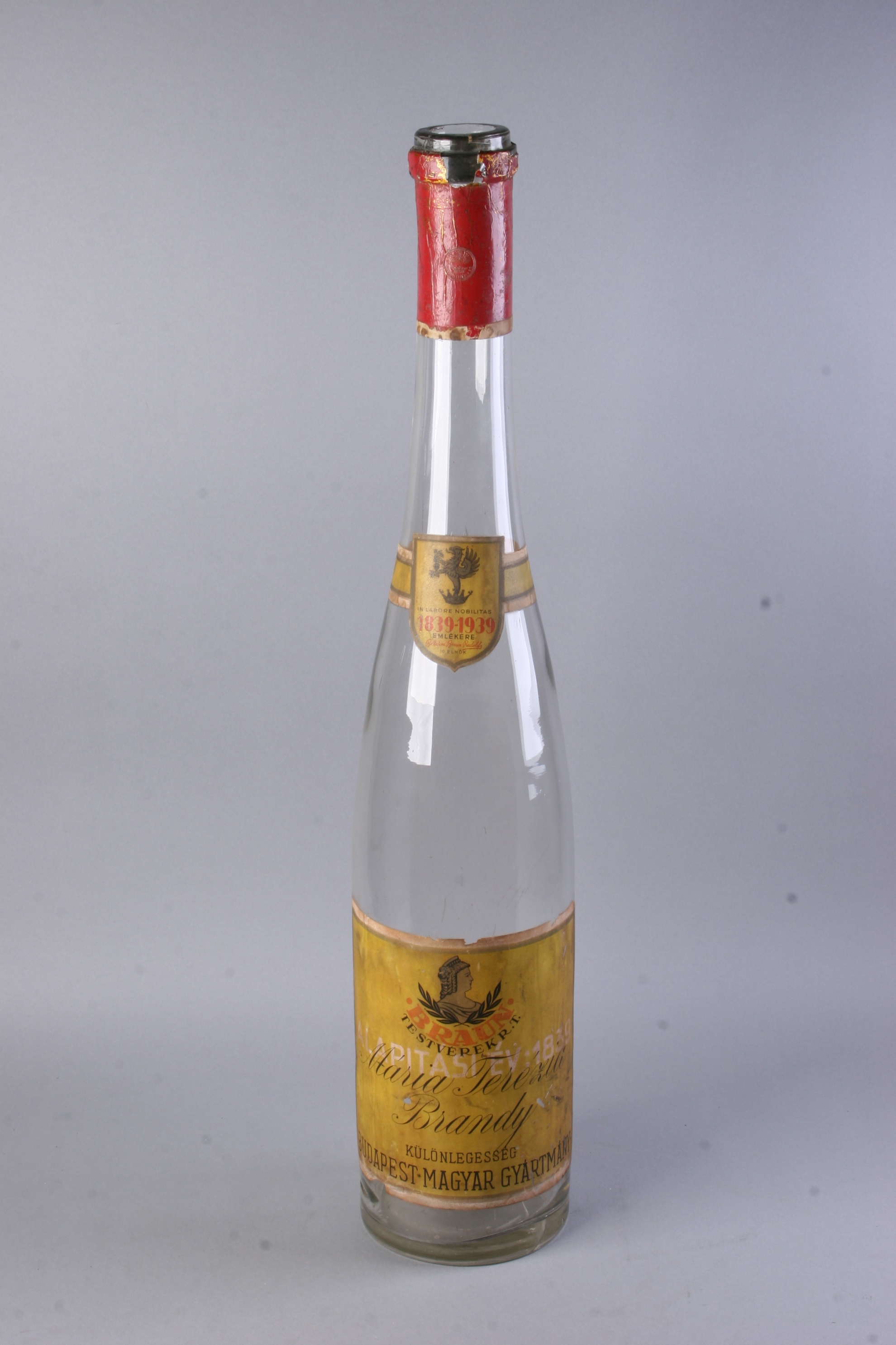 Brandys üveg, Mária Terézia Brandy (Magyar Kereskedelmi és Vendéglátóipari Múzeum CC BY-NC-SA)
