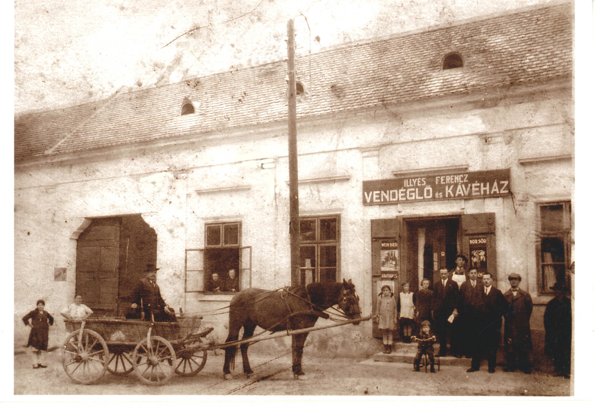 Illés Ferenc kocsmája 1920 körül (Cziffra György Nagytétényi Kulturális Központ - Helytörténeti Gyűjtemény CC BY-NC-SA)