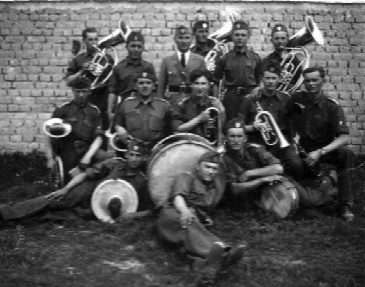 Levente fúvószenekar tagjai 1932-ben (Cziffra György Nagytétényi Kulturális Központ - Helytörténeti Gyűjtemény CC BY-NC-SA)