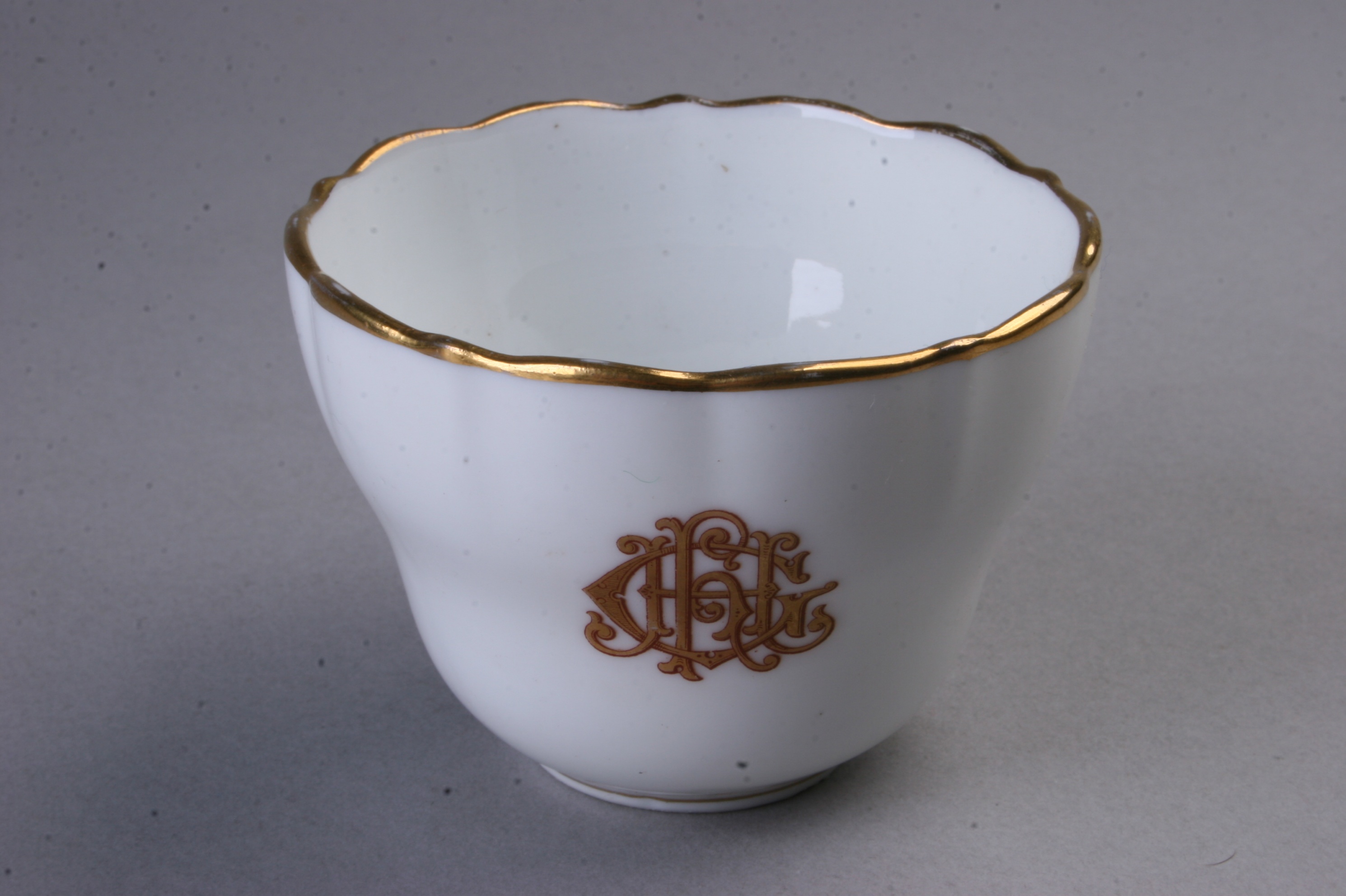 csésze (Magyar Kereskedelmi és Vendéglátóipari Múzeum CC BY-NC-SA)
