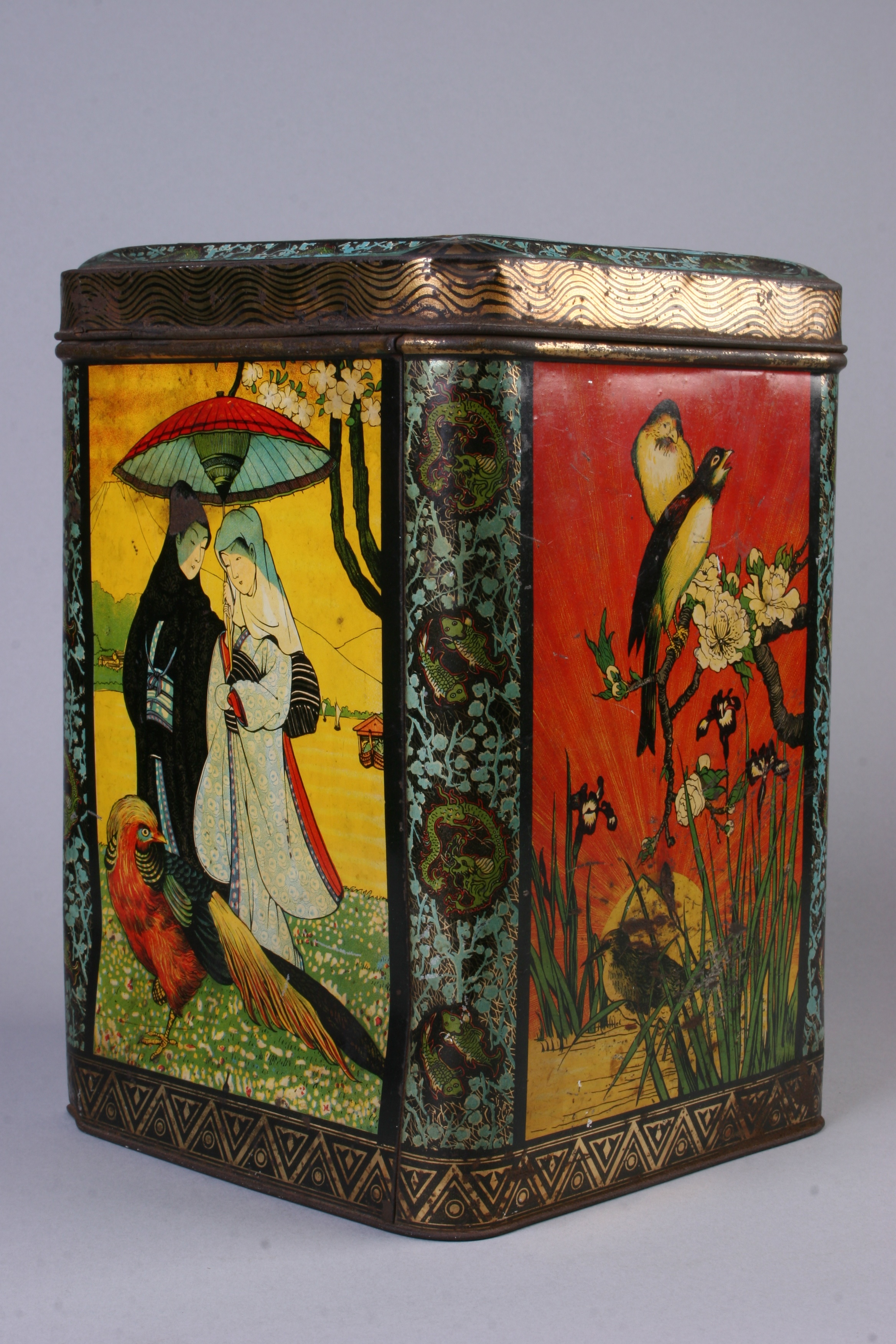 teás doboz és fedele (Magyar Kereskedelmi és Vendéglátóipari Múzeum CC BY-NC-SA)