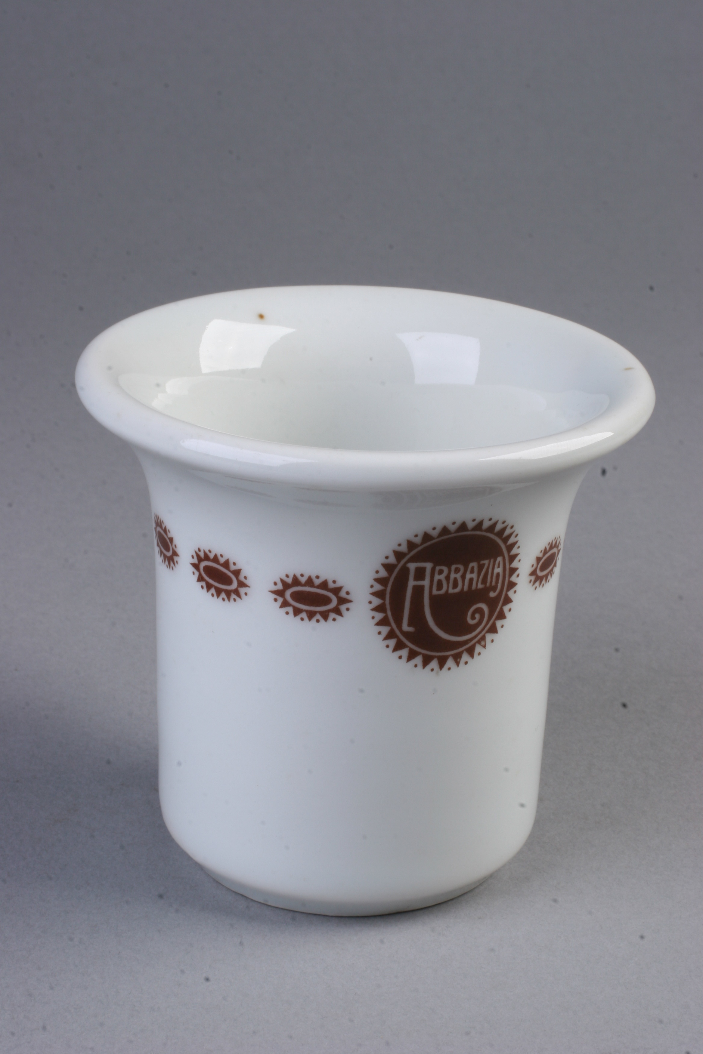 csokoládés csésze (Magyar Kereskedelmi és Vendéglátóipari Múzeum CC BY-NC-SA)
