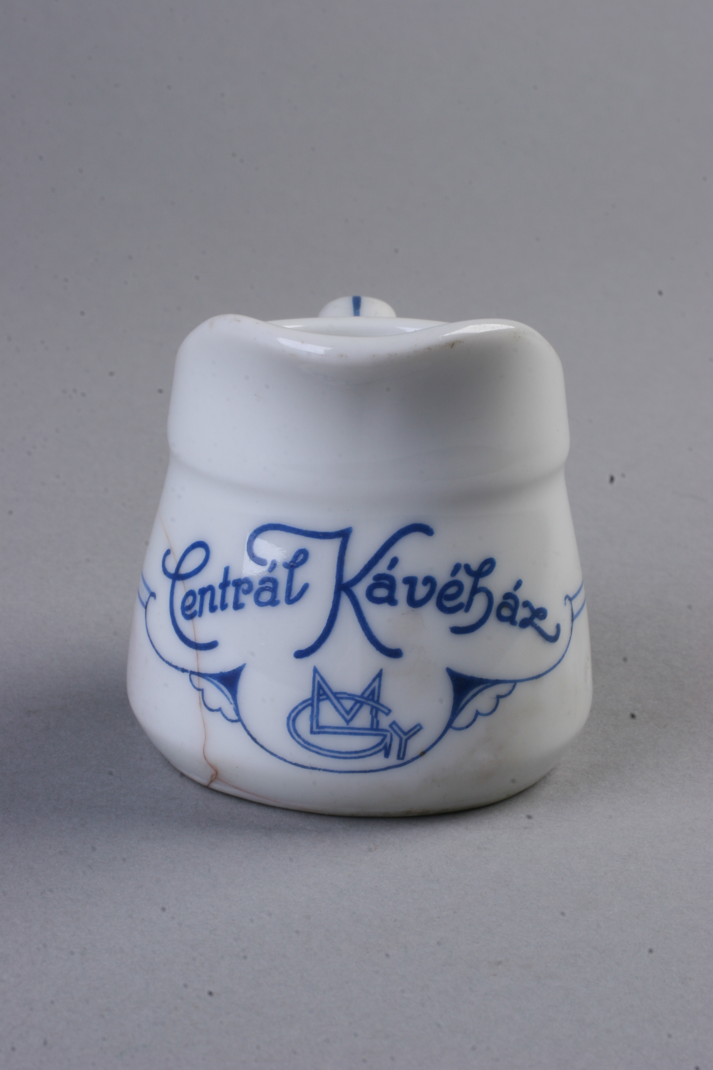 tejszínes kiöntő (Magyar Kereskedelmi és Vendéglátóipari Múzeum CC BY-NC-SA)