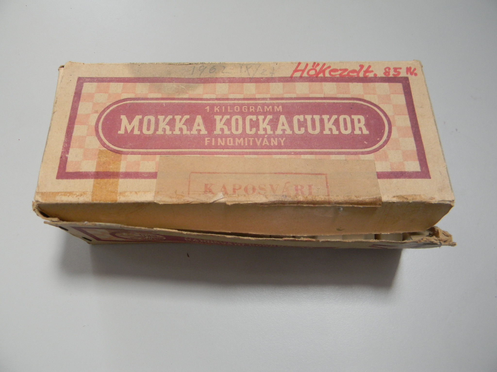 Kockacukros doboz (Magyar Kereskedelmi és Vendéglátóipari Múzeum CC BY-NC-SA)