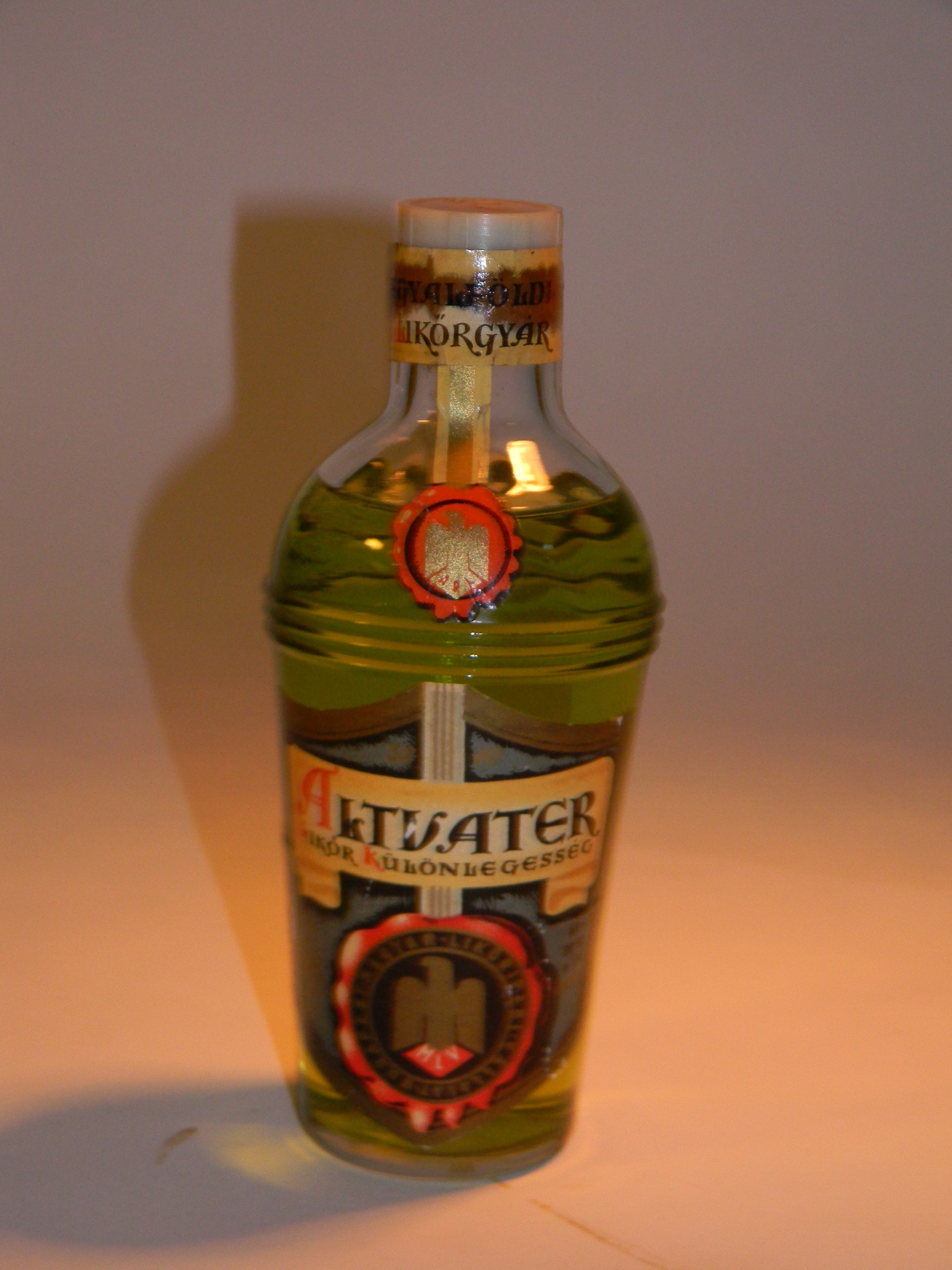 Likőrös üveg (Magyar Kereskedelmi és Vendéglátóipari Múzeum CC BY-NC-SA)