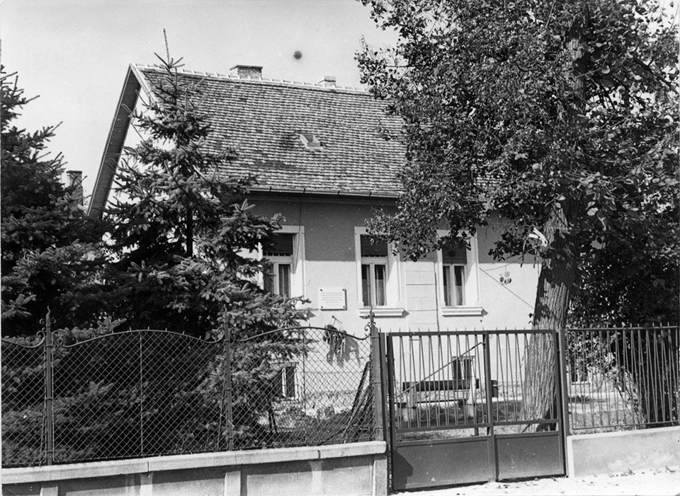 Lakóház utcafronti felvétele (Óbudai Múzeum CC BY-NC-SA)