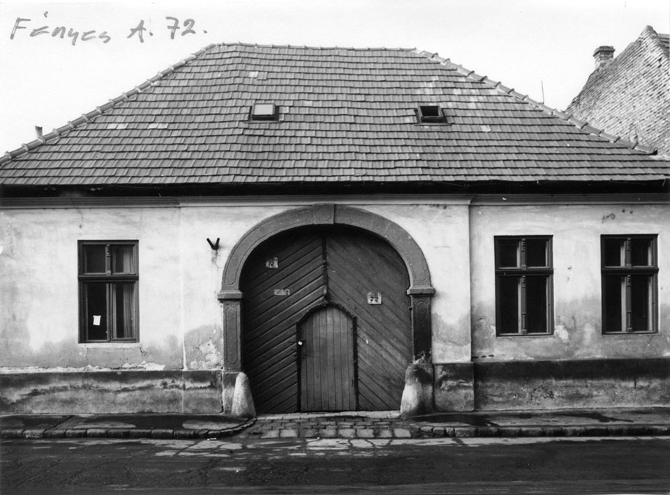 Lakóház utcafronti felvétele (Óbudai Múzeum CC BY-NC-SA)