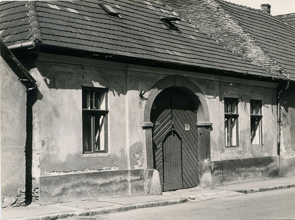 Lakóház utcafrontjáról készített felvétel (Óbudai Múzeum CC BY-NC-SA)