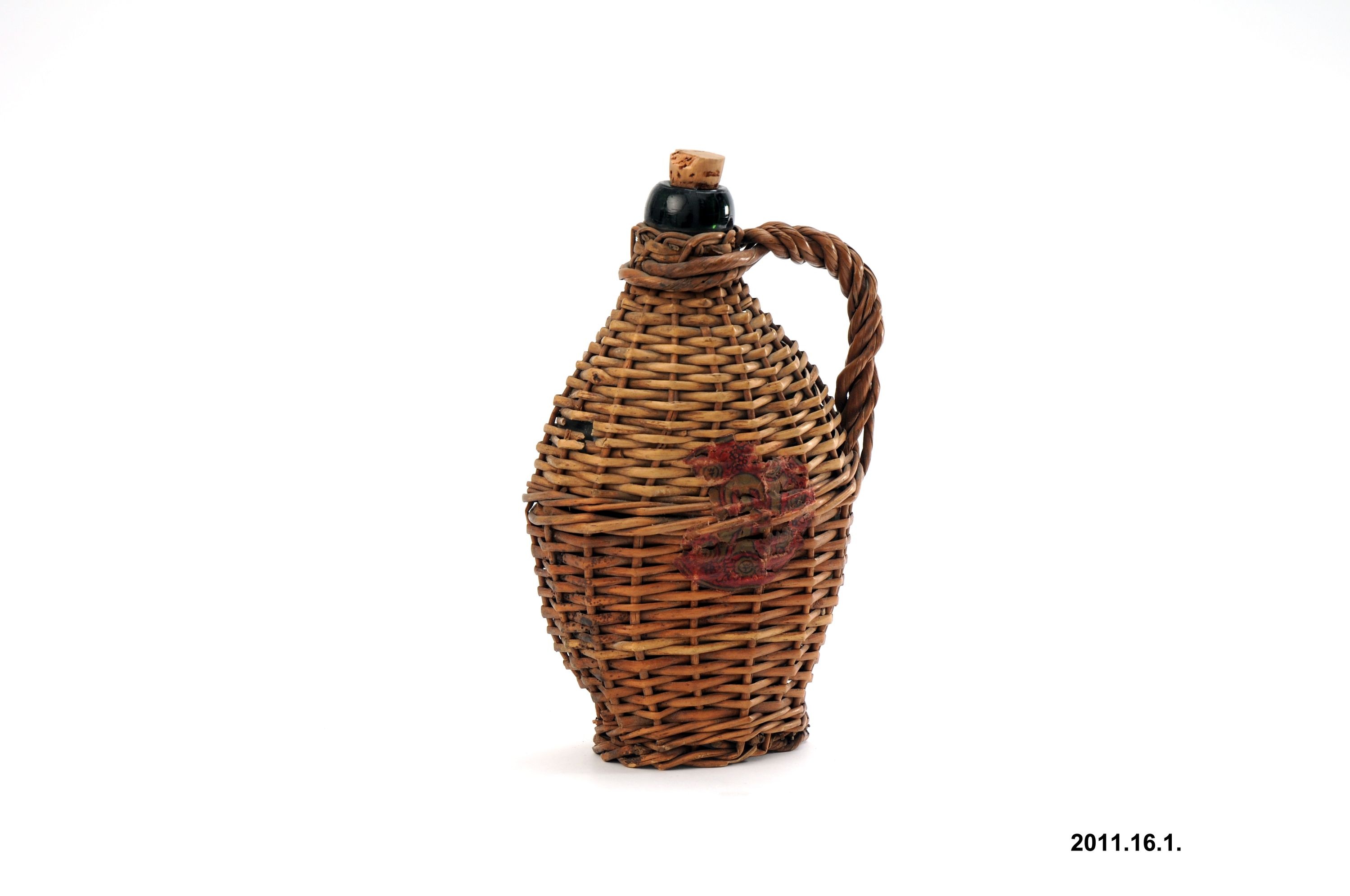 Vesszőfonattal bevont üveg parafa dugóval (Óbudai Múzeum CC BY-NC-SA)