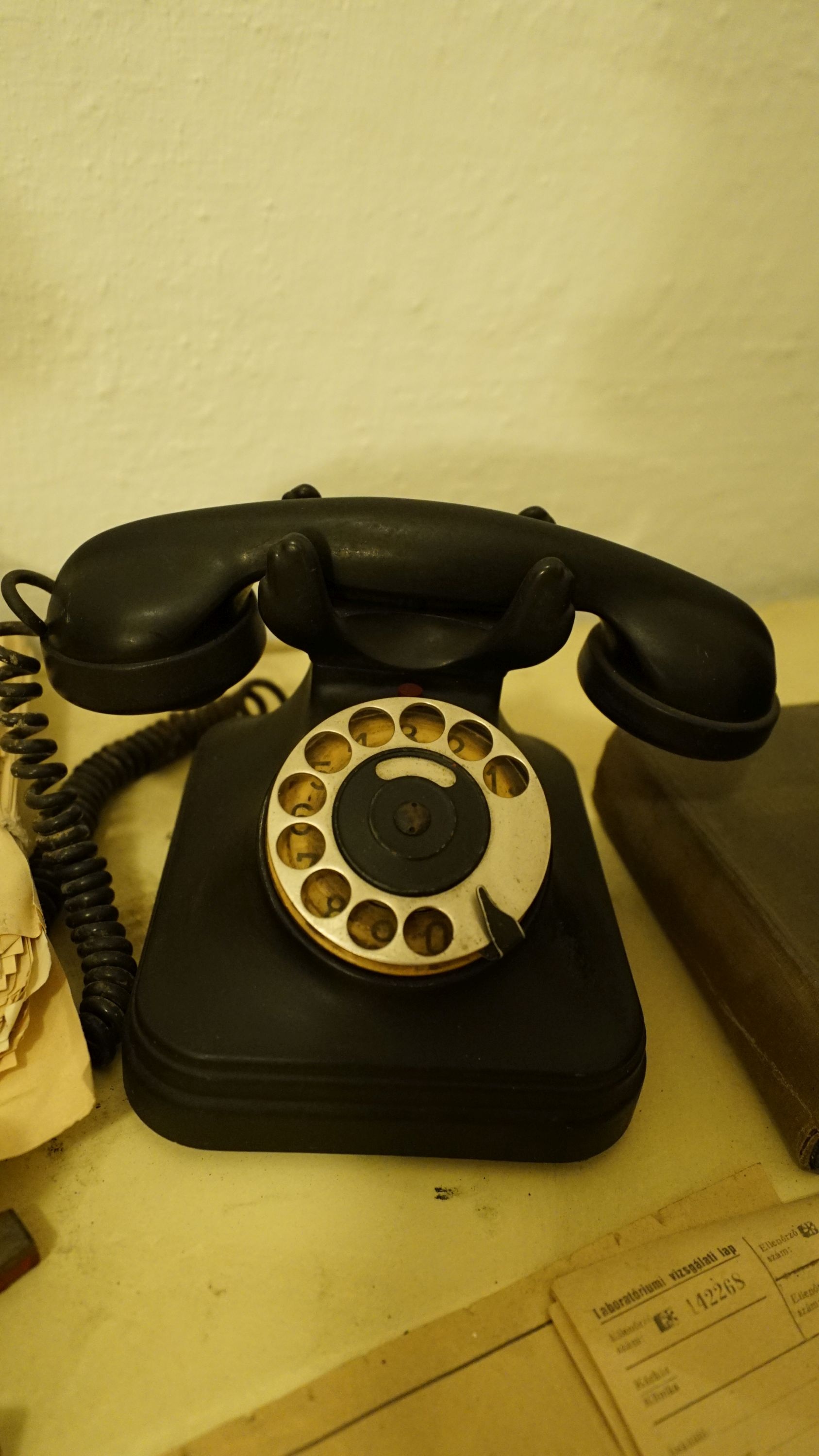 Telefon (CB-35) (Sziklakórház Atombunker Múzeum CC BY-NC-SA)