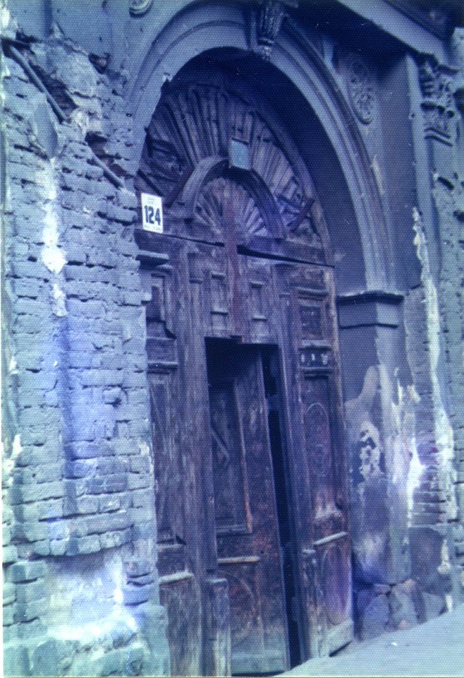 Lakóépület bejárati homlokzatáról készített felvétel (Óbudai Múzeum CC BY-NC-SA)
