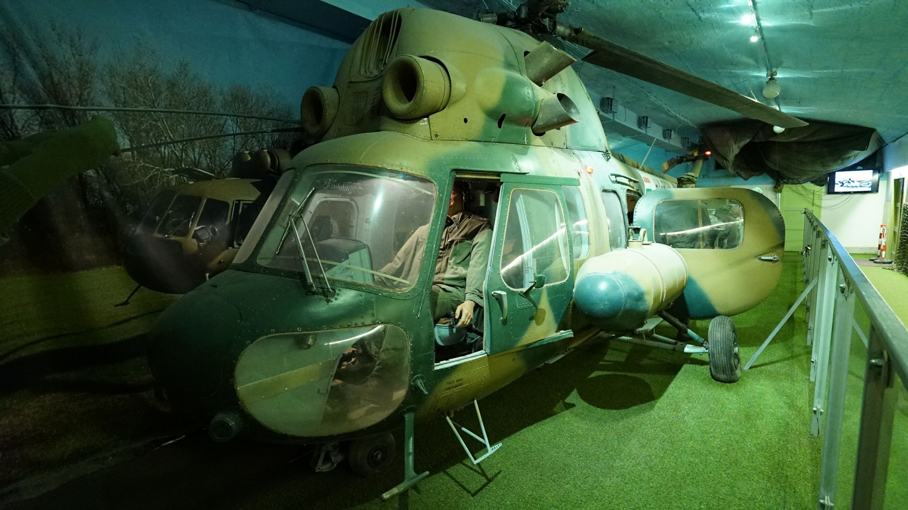MI-2 katonai mentőhelikopter (Sziklakórház Atombunker Múzeum CC BY-NC-SA)