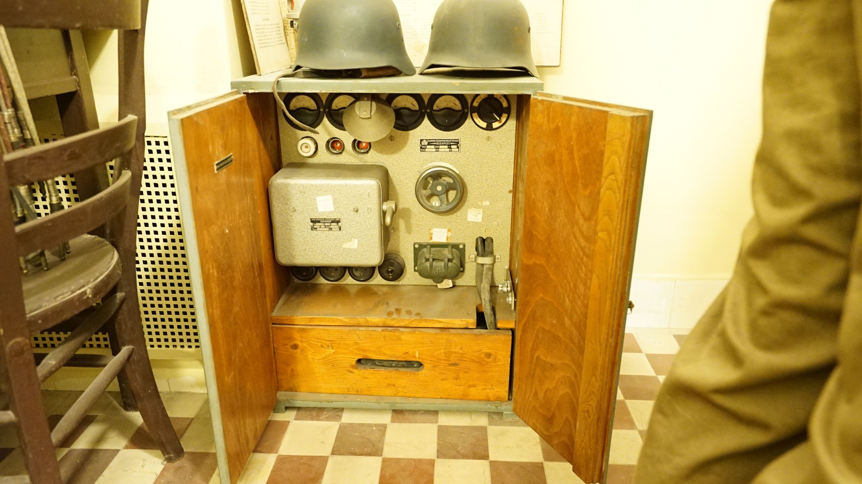Aggregátor tápszekrény (Sziklakórház Atombunker Múzeum CC BY-NC-SA)