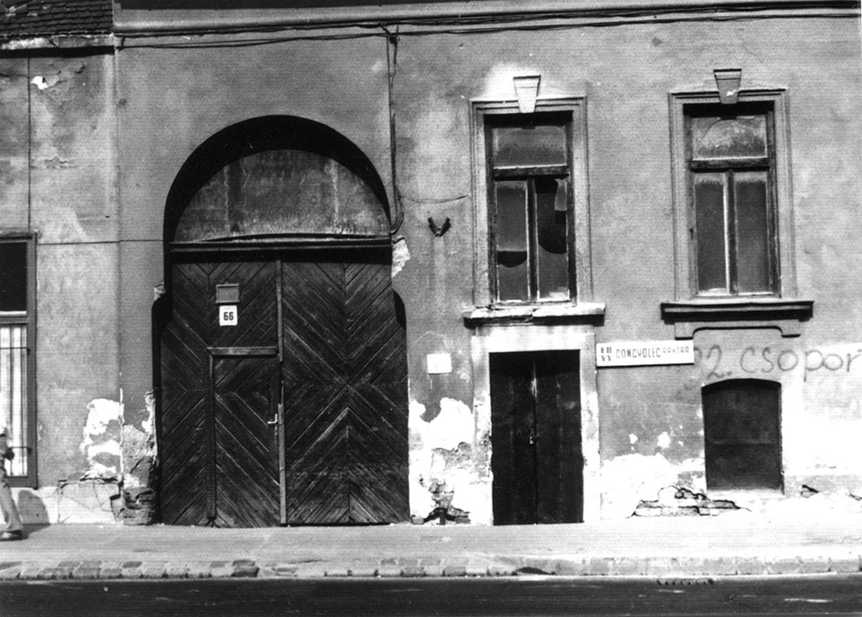 Lakóépület utcafrontjáról készített felvétel (Óbudai Múzeum CC BY-NC-SA)