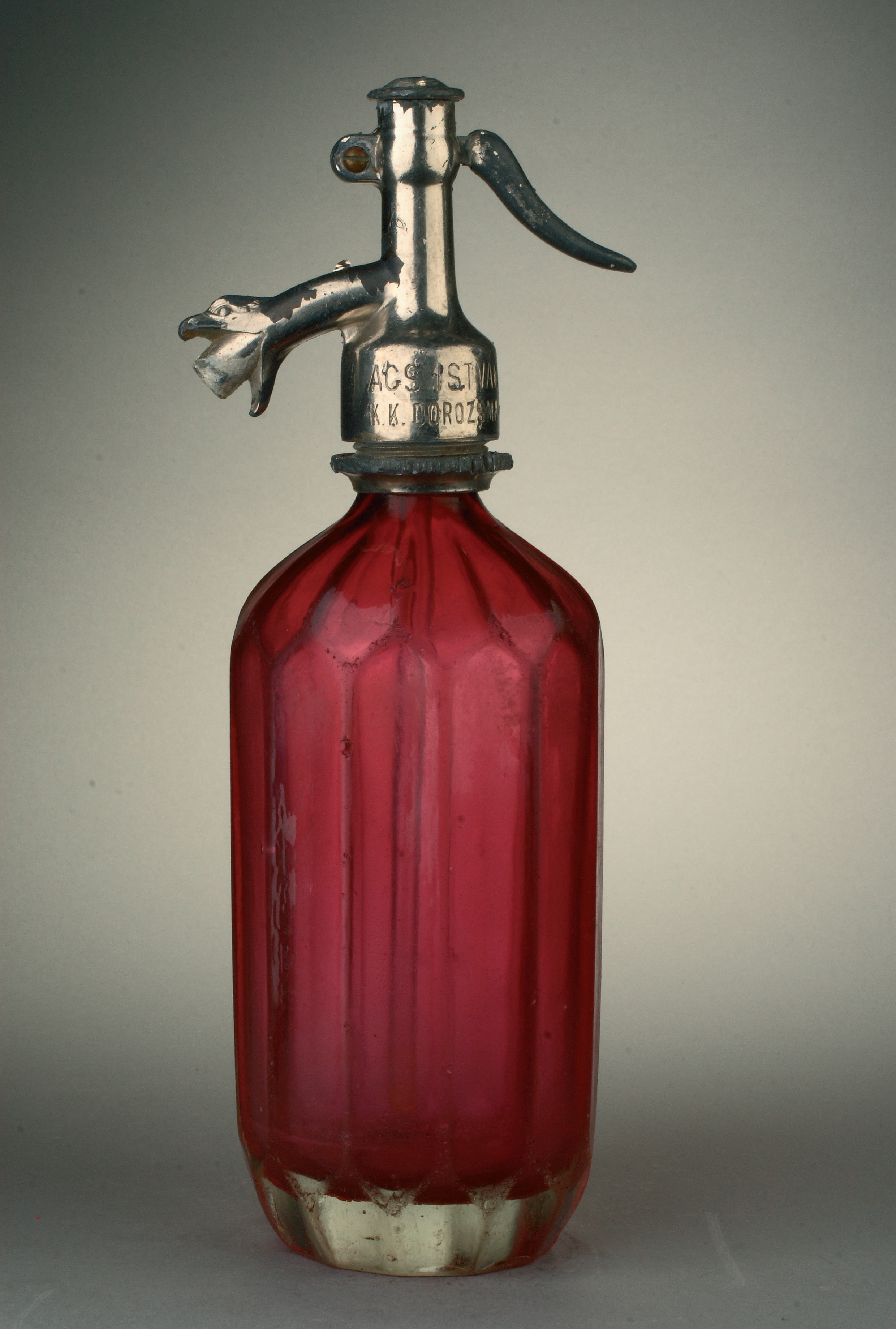 Szódavizes palack (Magyar Kereskedelmi és Vendéglátóipari Múzeum CC BY-NC-SA)