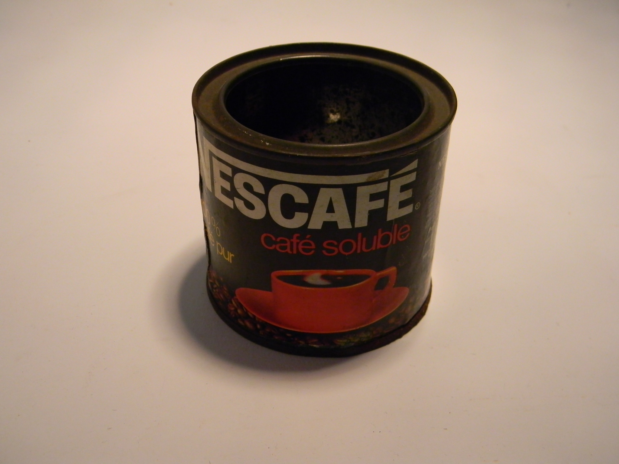 Nescafé instant kávé doboza (Magyar Kereskedelmi és Vendéglátóipari Múzeum CC BY-NC-SA)
