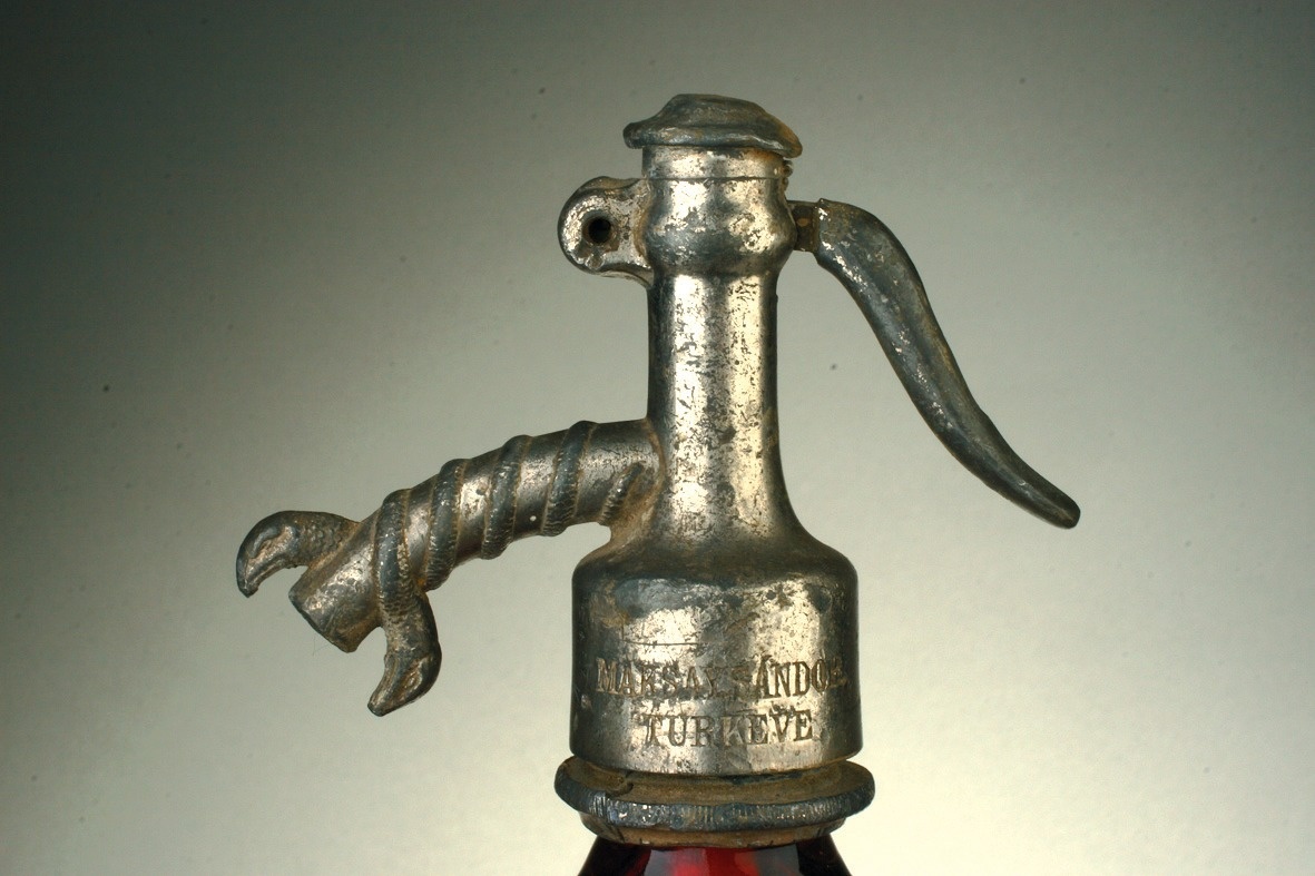 Szódaviz csap (Magyar Kereskedelmi és Vendéglátóipari Múzeum CC BY-NC-SA)
