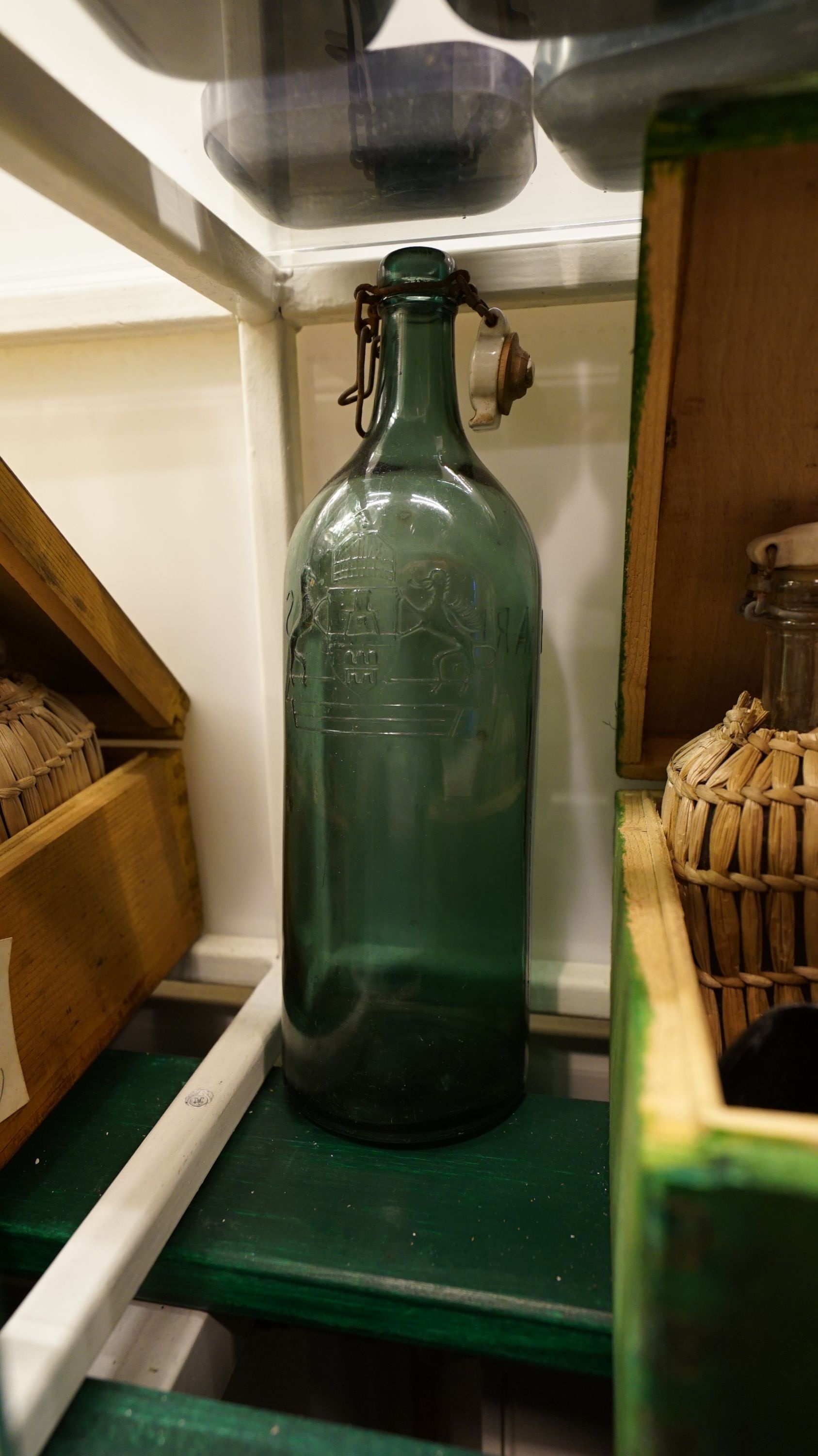Csatos üveg (Sziklakórház Atombunker Múzeum CC BY-NC-SA)